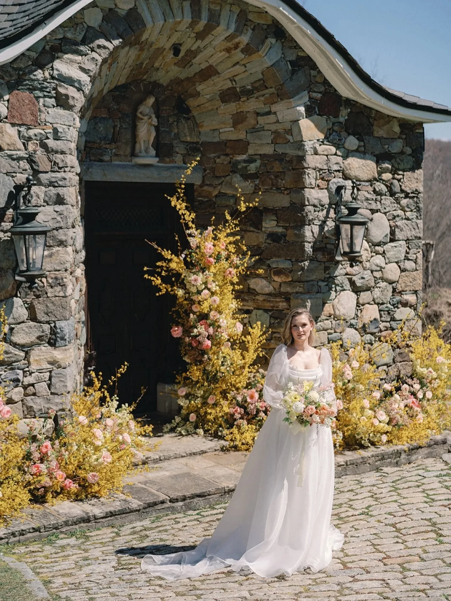 When the forsythia pops, you know warmer days are coming.

Early spring flowers in Ontario do not disappoint. In fact, it might just be one of my favorite seasons for local wedding flowers! 

I am currently booking for 2027, and would love to create 