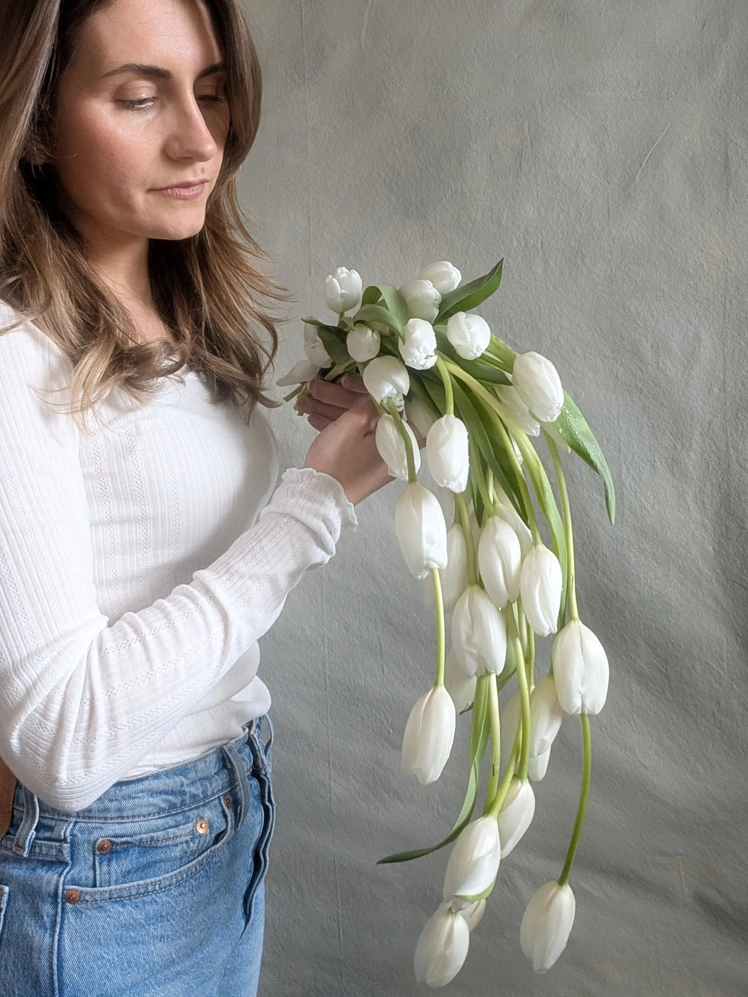 A few honest thoughts on this trending tulip cascade bouquet...

- 10/10 for statement &amp; impact.
- Fantastic as a second bouquet for bridal or couple portraits.
- A little delicate, but wiring made it more durable. Proper mechanics are key. Needs