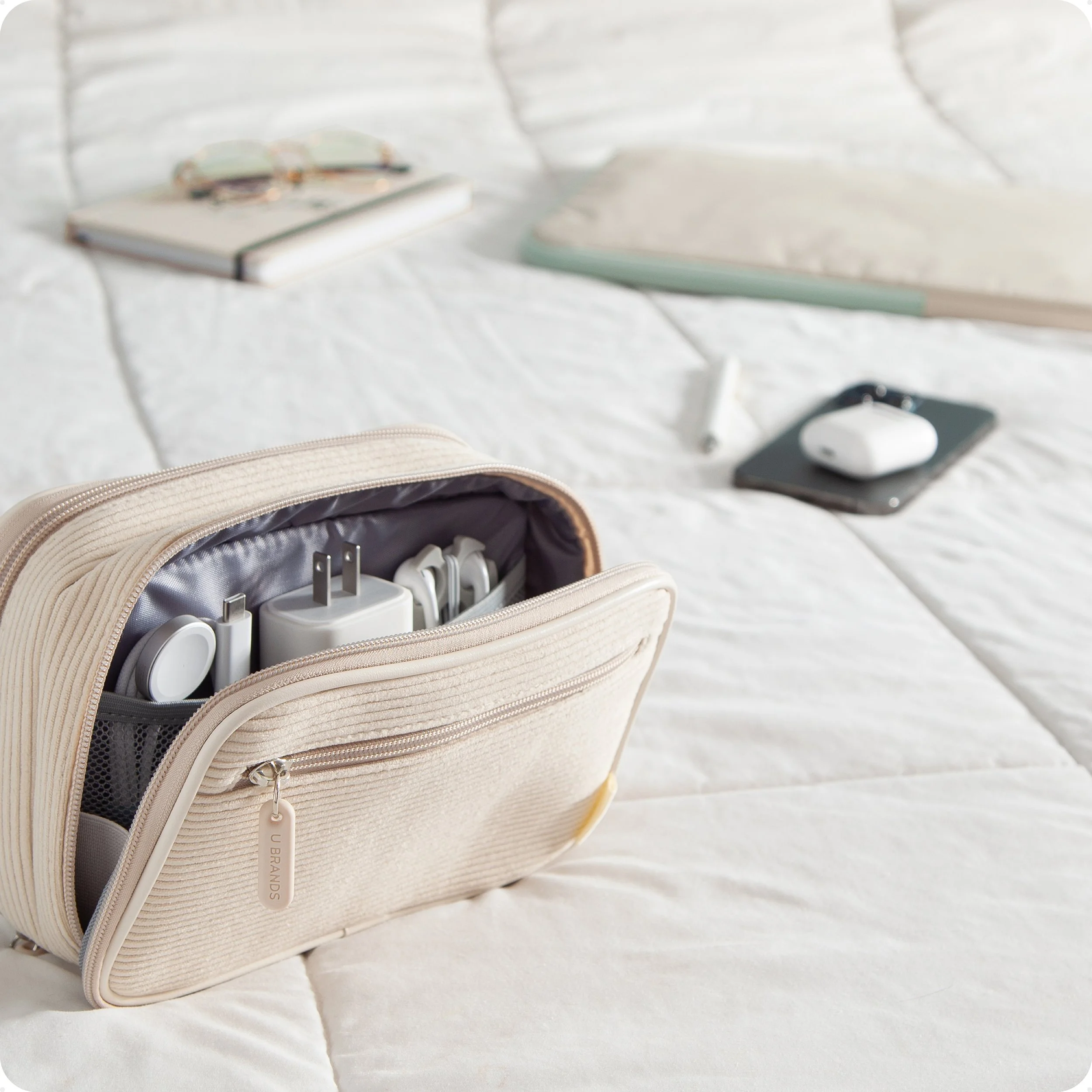 .03 Dual-Zip Tech Organizer