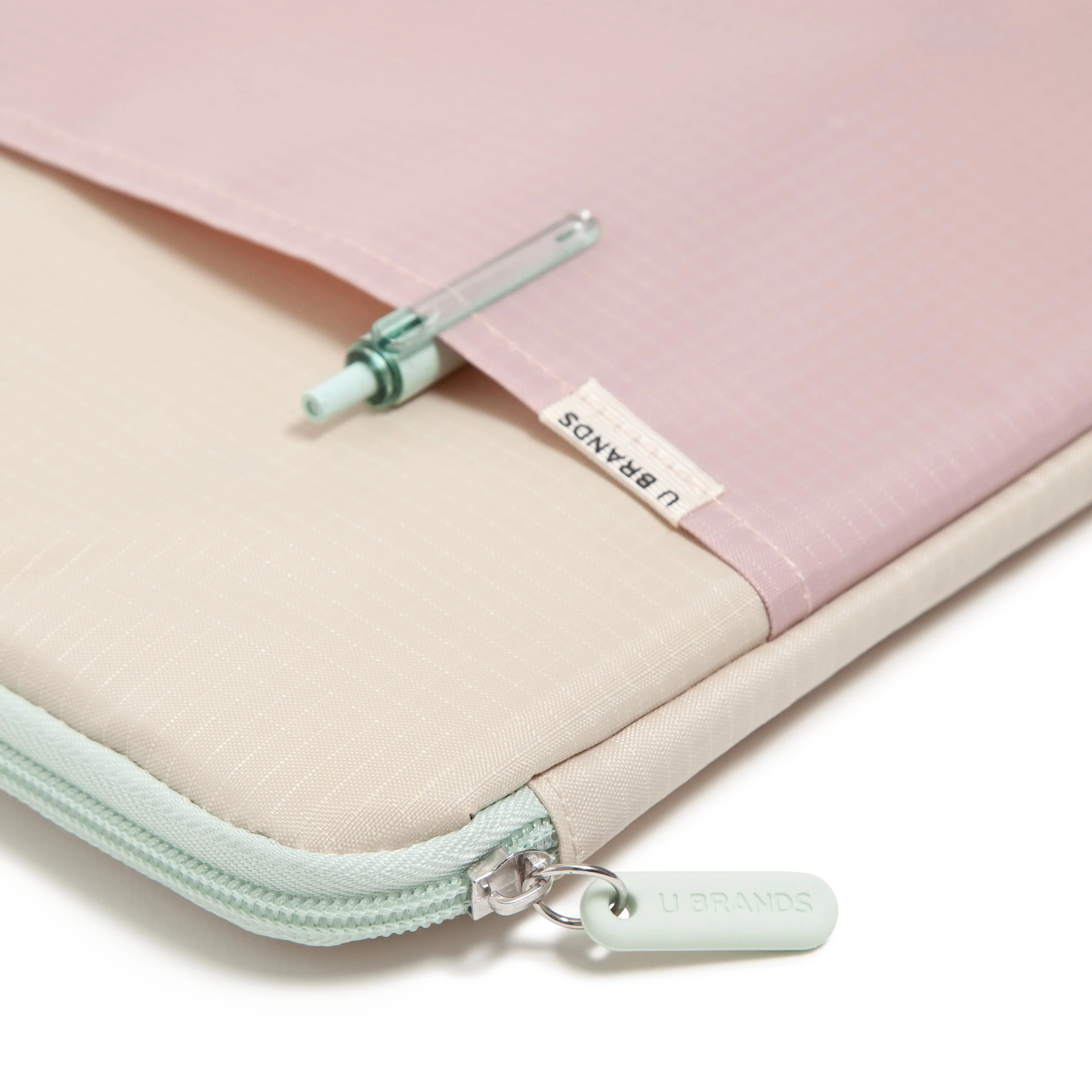 .02 Kordra Laptop Sleeve