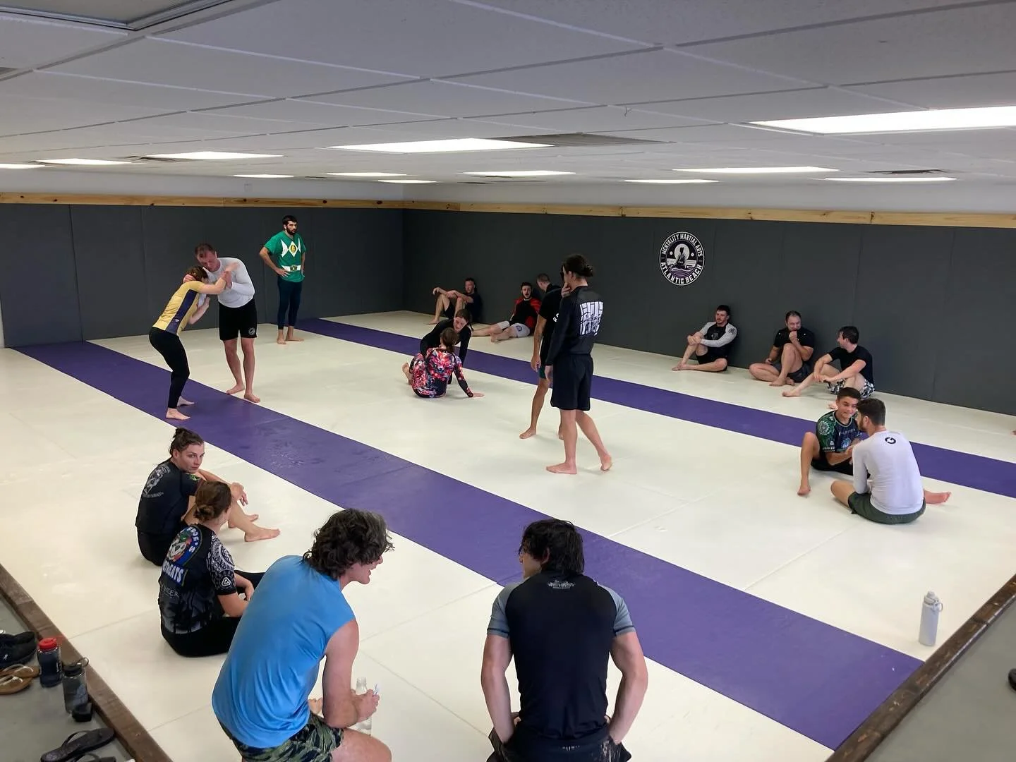 World class butt whoopings today at Mentality Martial Arts. Thank you to Mentality students for testing out the Saturday open mat and everyone who stopped by and got a roll!

@keegan_schauman 
@bikes_x_boardsbuilds 
@funk.jitsu 
@pixley7 
@raza.bob 
