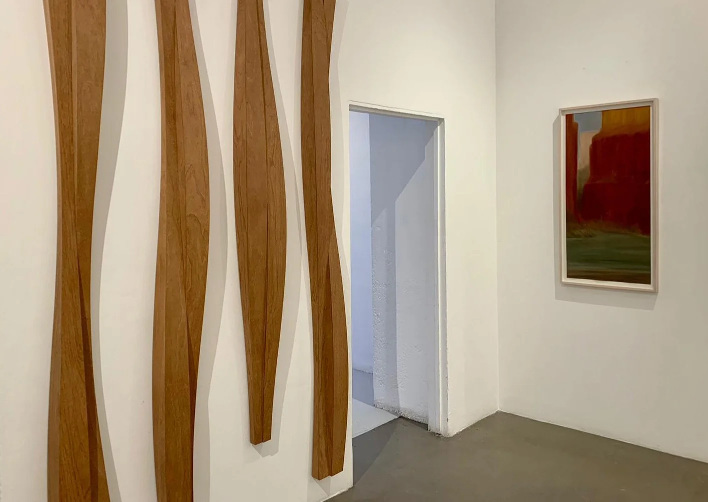 middle jo and sara 2.jpg