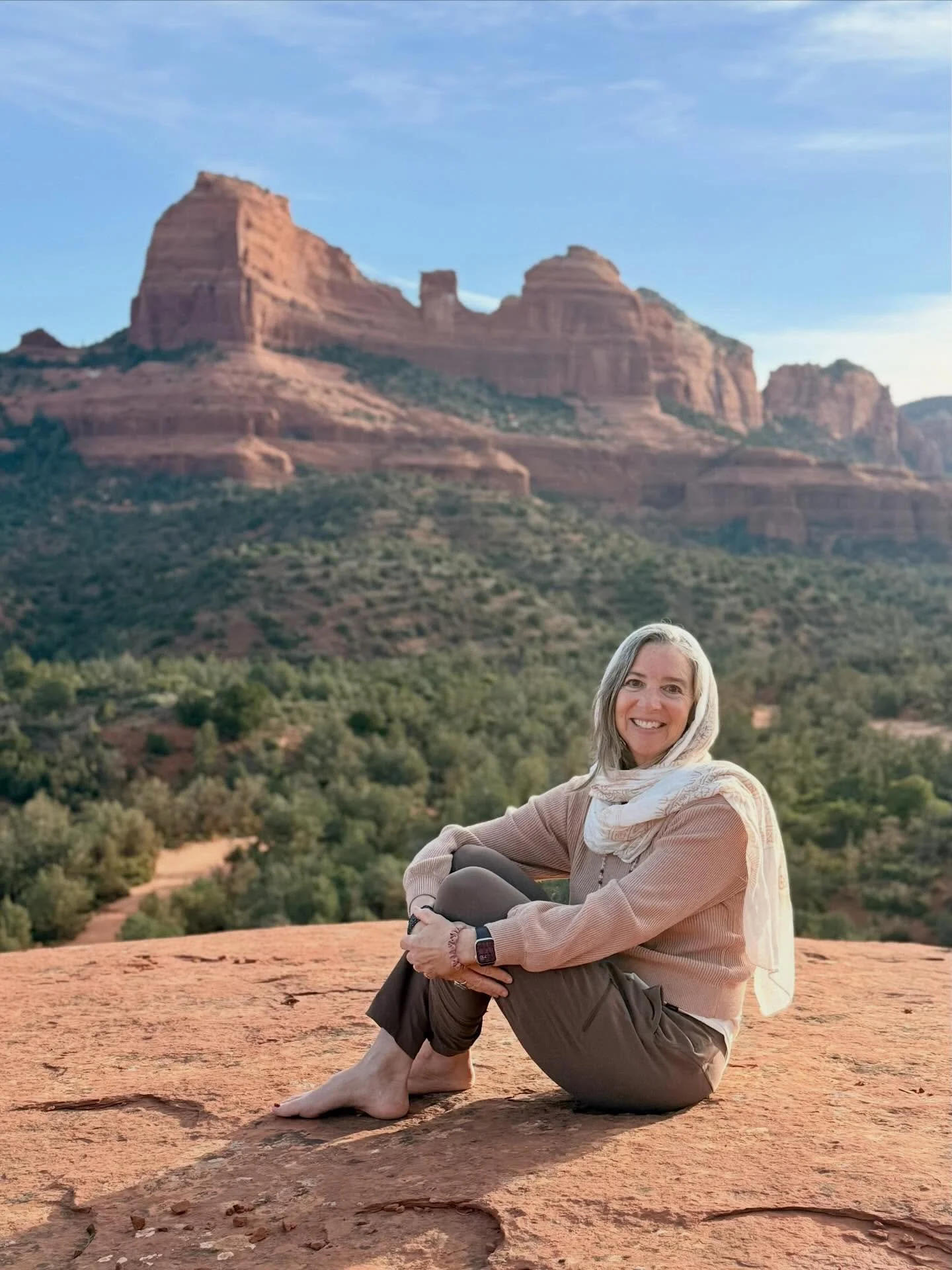 Sedona Arizona. A love I have never known until now. I visited for the first time last year and knew I would be back! The beauty of the Mother Earth is up front and center. The gathering of our beautiful sangha with @kiamilleryoga is the blessed reas