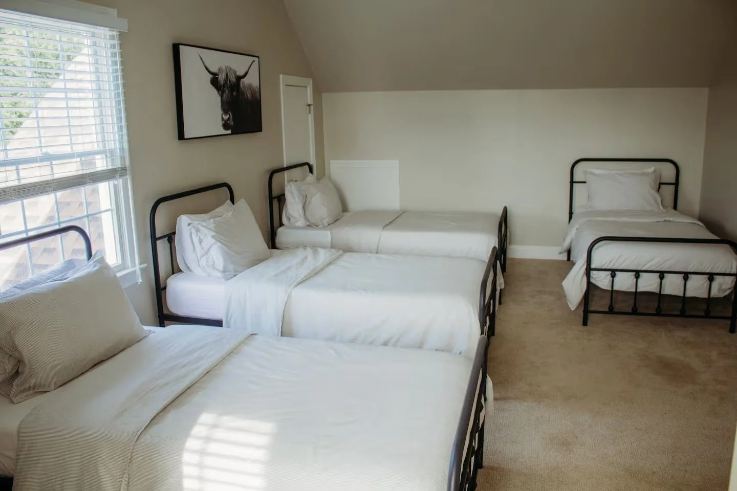 SHARED PRIVATE ROOM