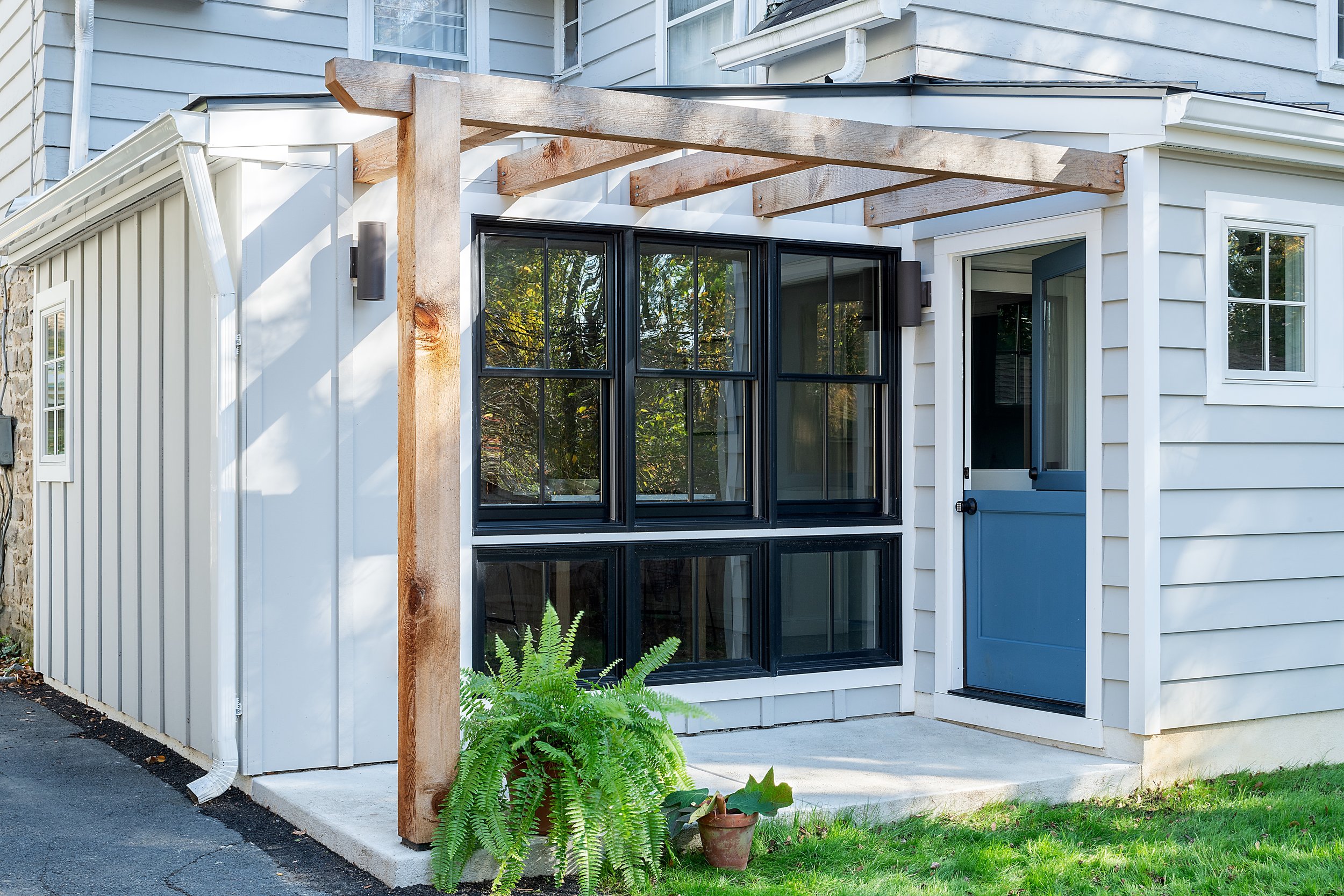 linden_studioIQL_exterior_02.jpg