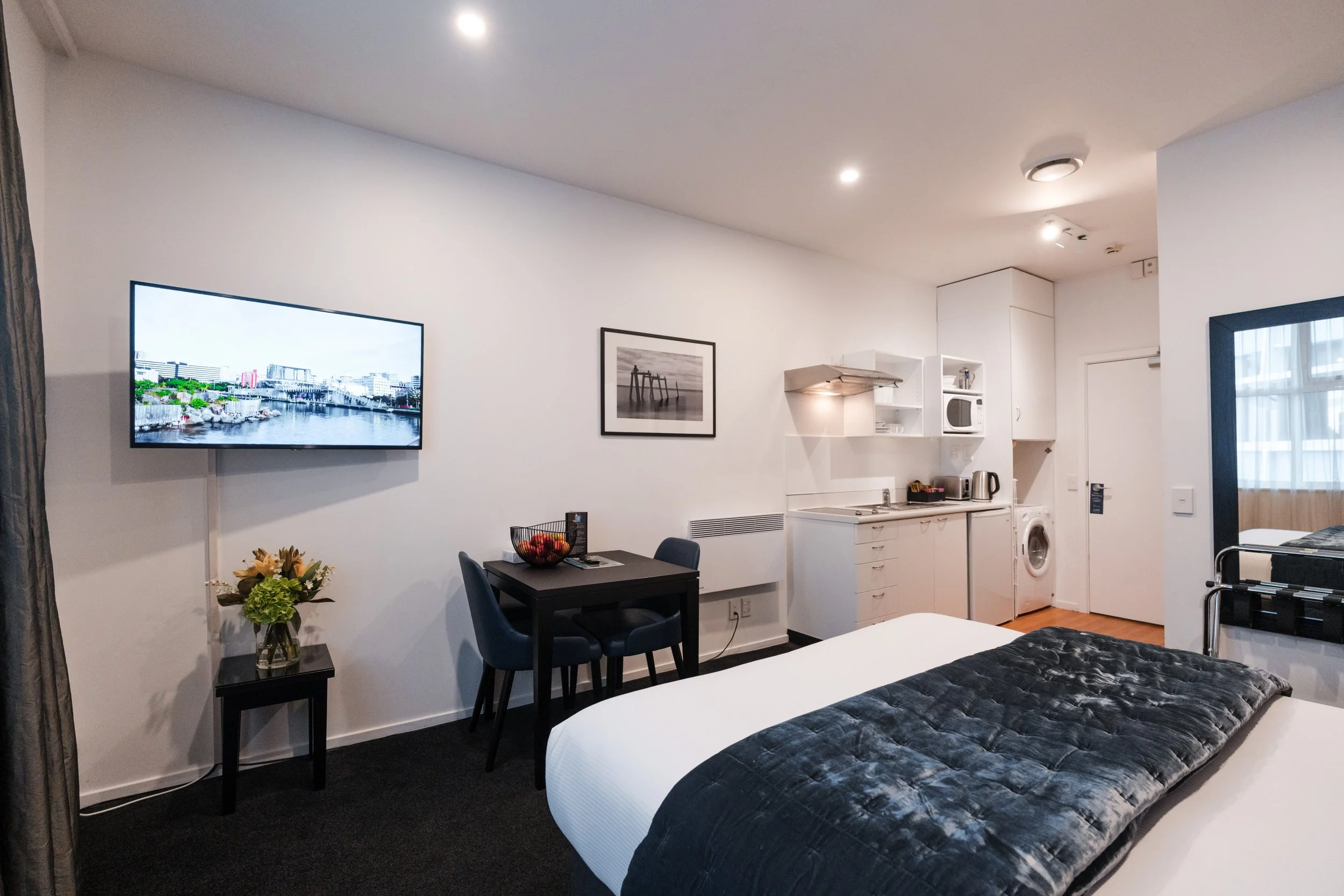 Room 2B-4.JPG