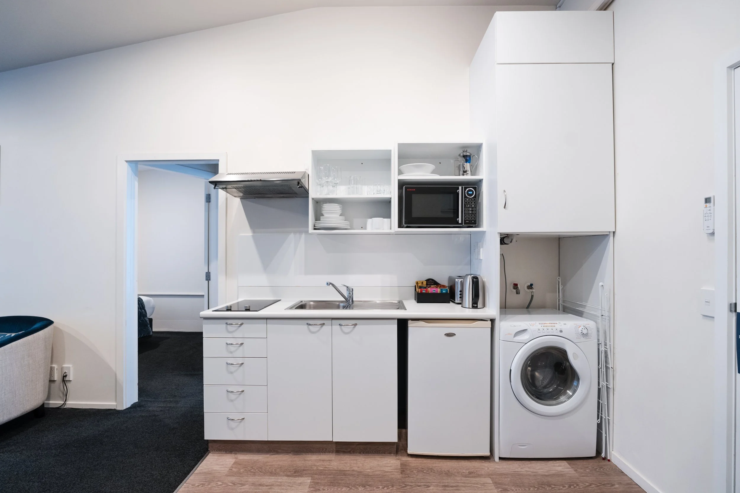 Room 6-10.JPG