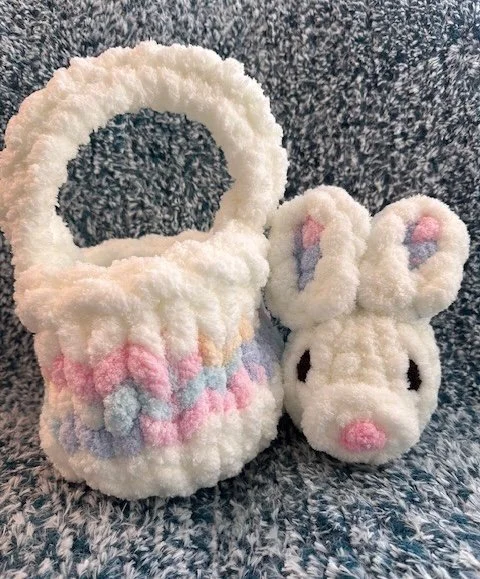 Finger Knit a Mini Rabbit Stuffed Animal & Easter Basket (Ages 8+)