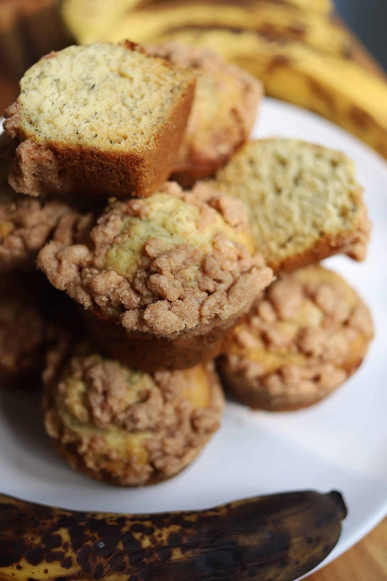 BANANA MUFFINS WITH CRUMBLE
