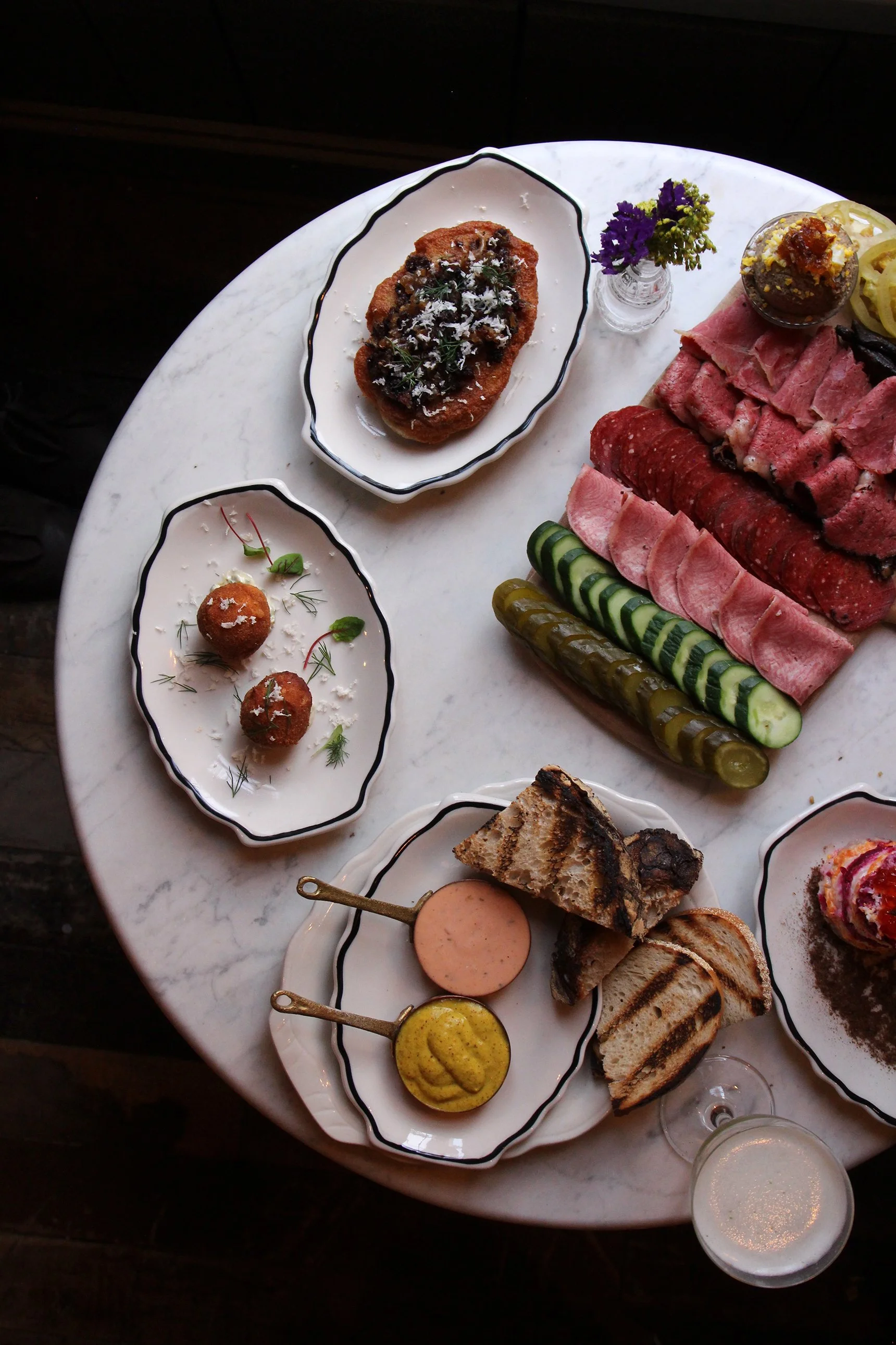 2ND FLOOR BAR & ESSEN — COFFEE AND CHAMPAGNE