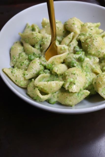 BROCCOLI AND CHEESE PASTA SHELLS