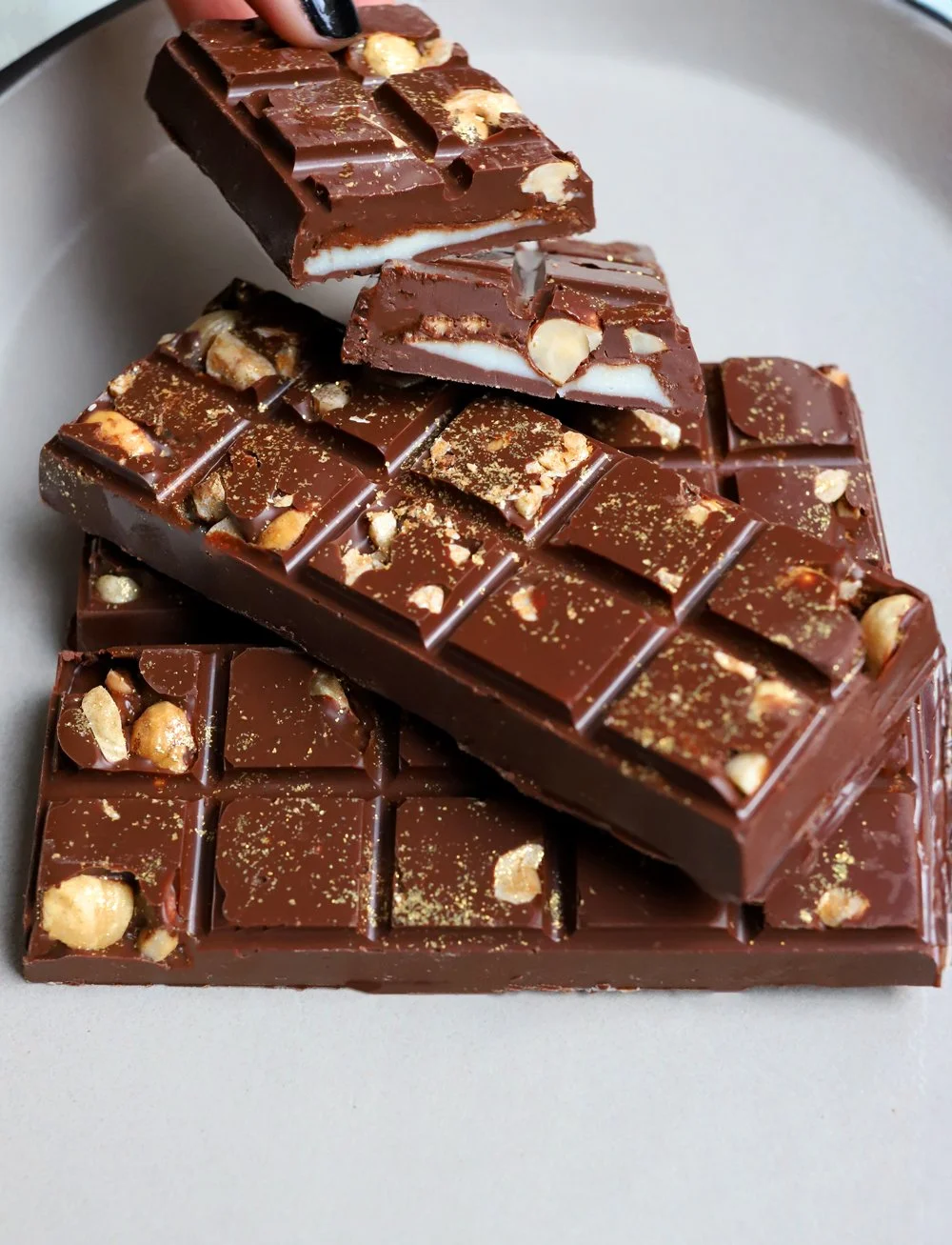 CHAMPAGNE &amp; HAZELNUT CHOCOLATE BARS