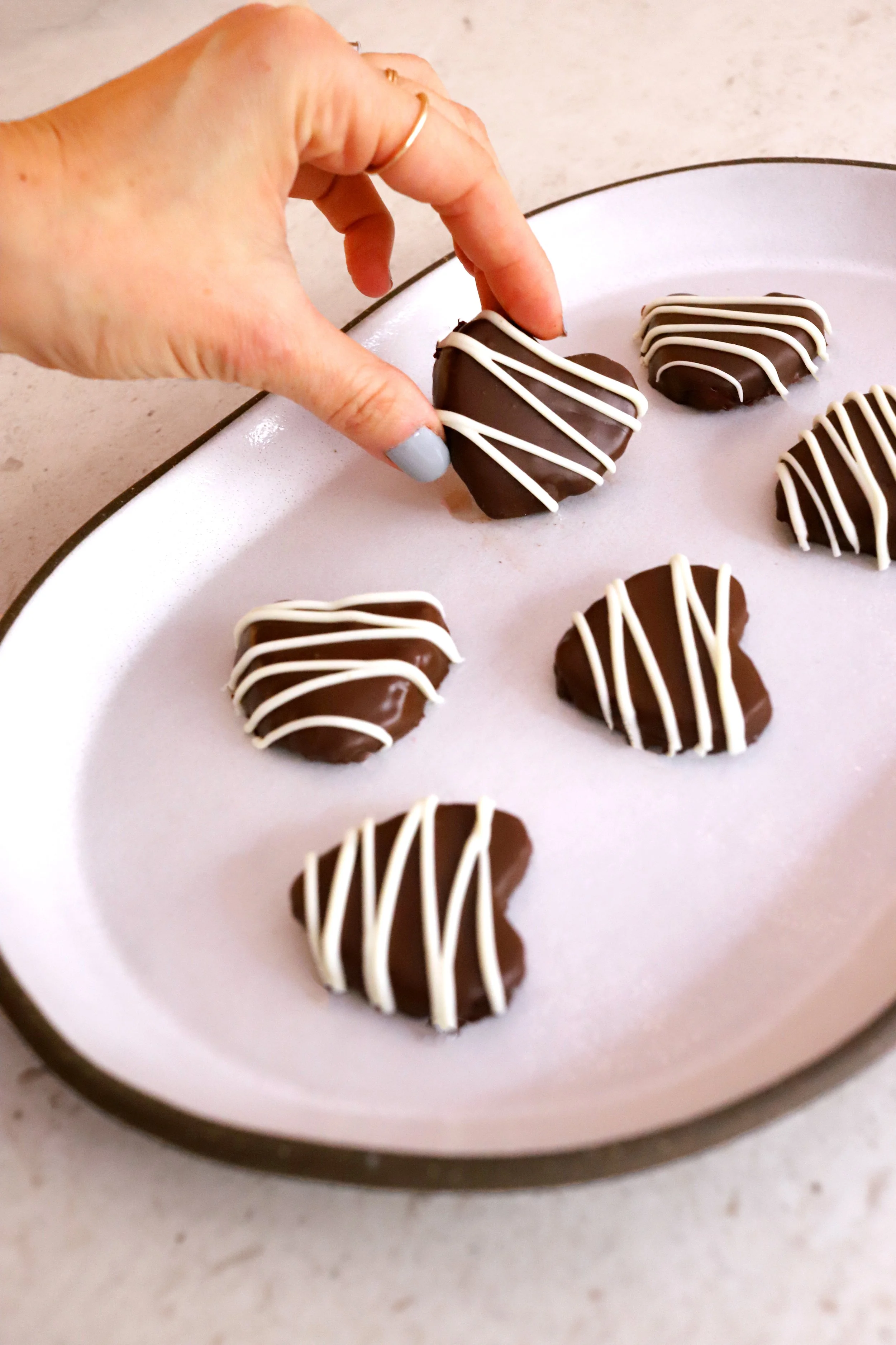 CHOCOLATE-COVERED STRAWBERRY HEARTS