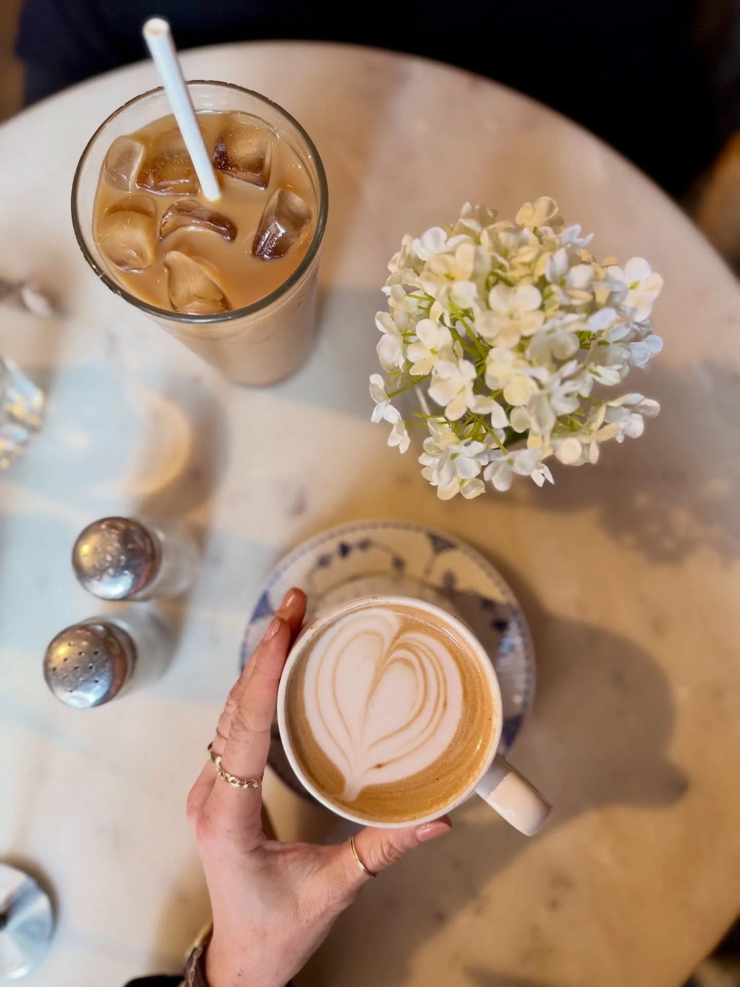 👁️🤍☕️📅w👯&zwj;♀️! (Did you get that?!)

Photo taken at the beautiful UES @_mamannyc_