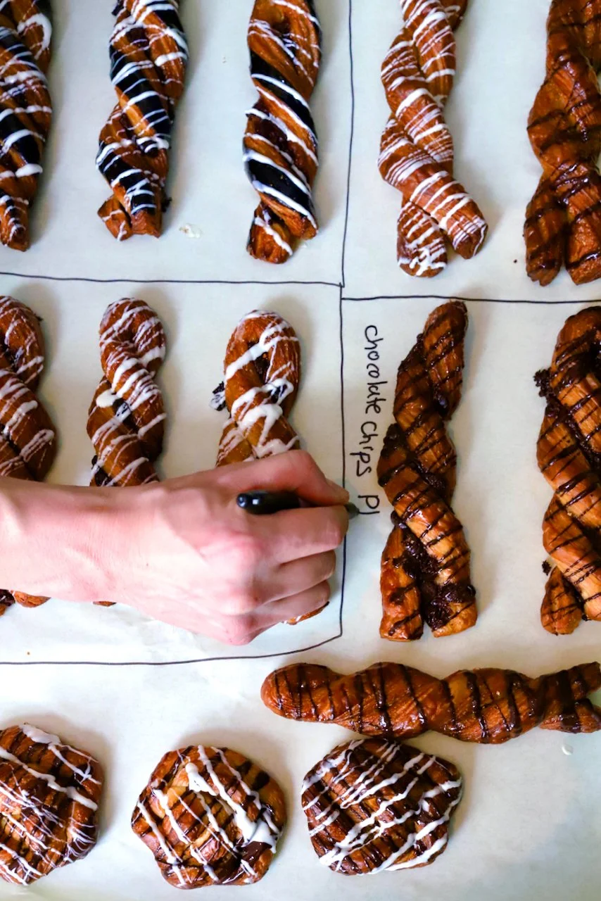 Greywind Chocolate Cardamom Tuxedo Twist