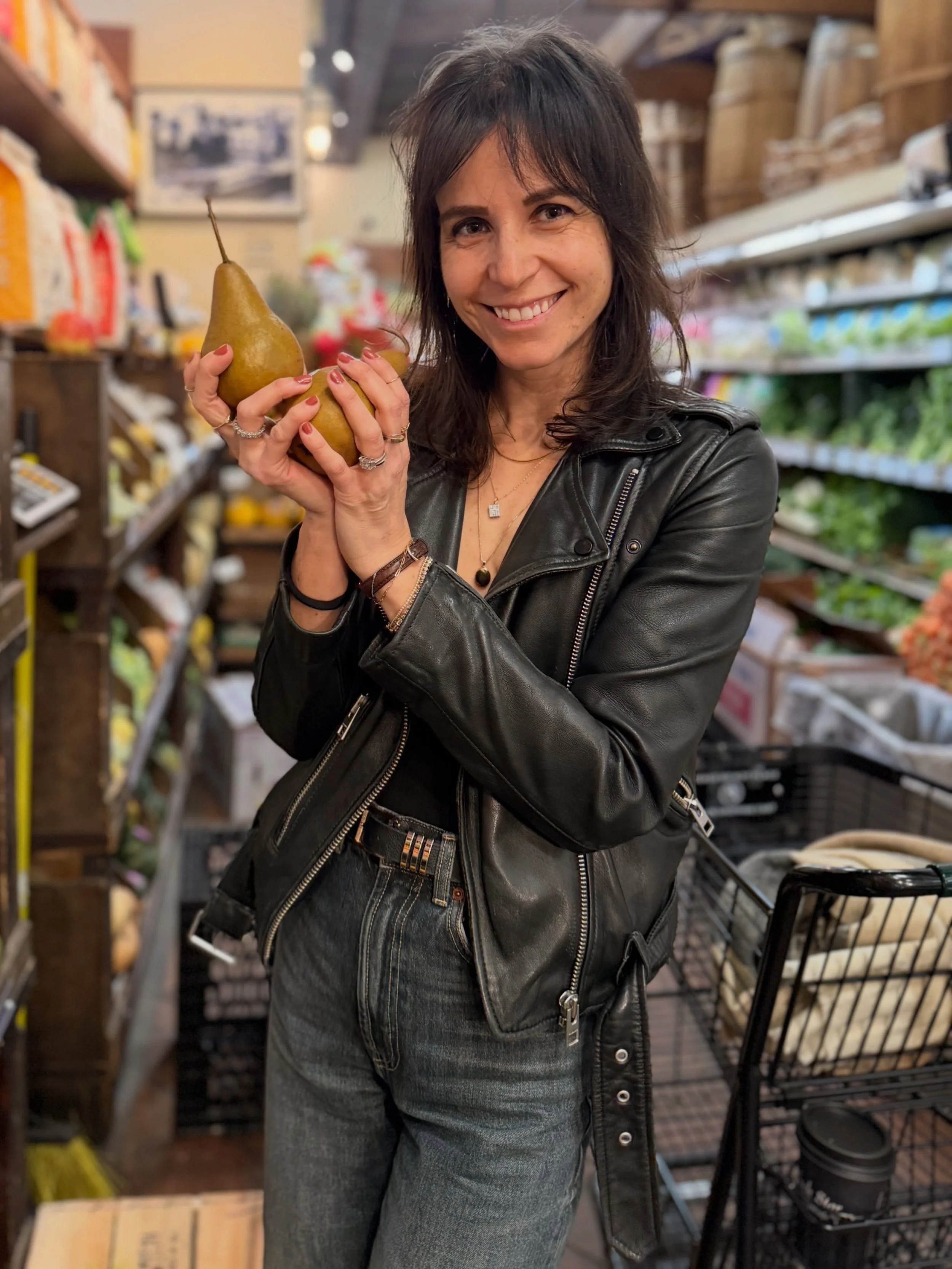 Have you seen one of my cheeseboard maps yet? (Slide 6) 🧀🗺️

What is the most exciting ingredient or thing you&rsquo;re adding to your cheeseboard this long weekend? 🤔

A little behind the scenes action for ya&hellip; I CAN&rsquo;T BELIEVE HOW TIM