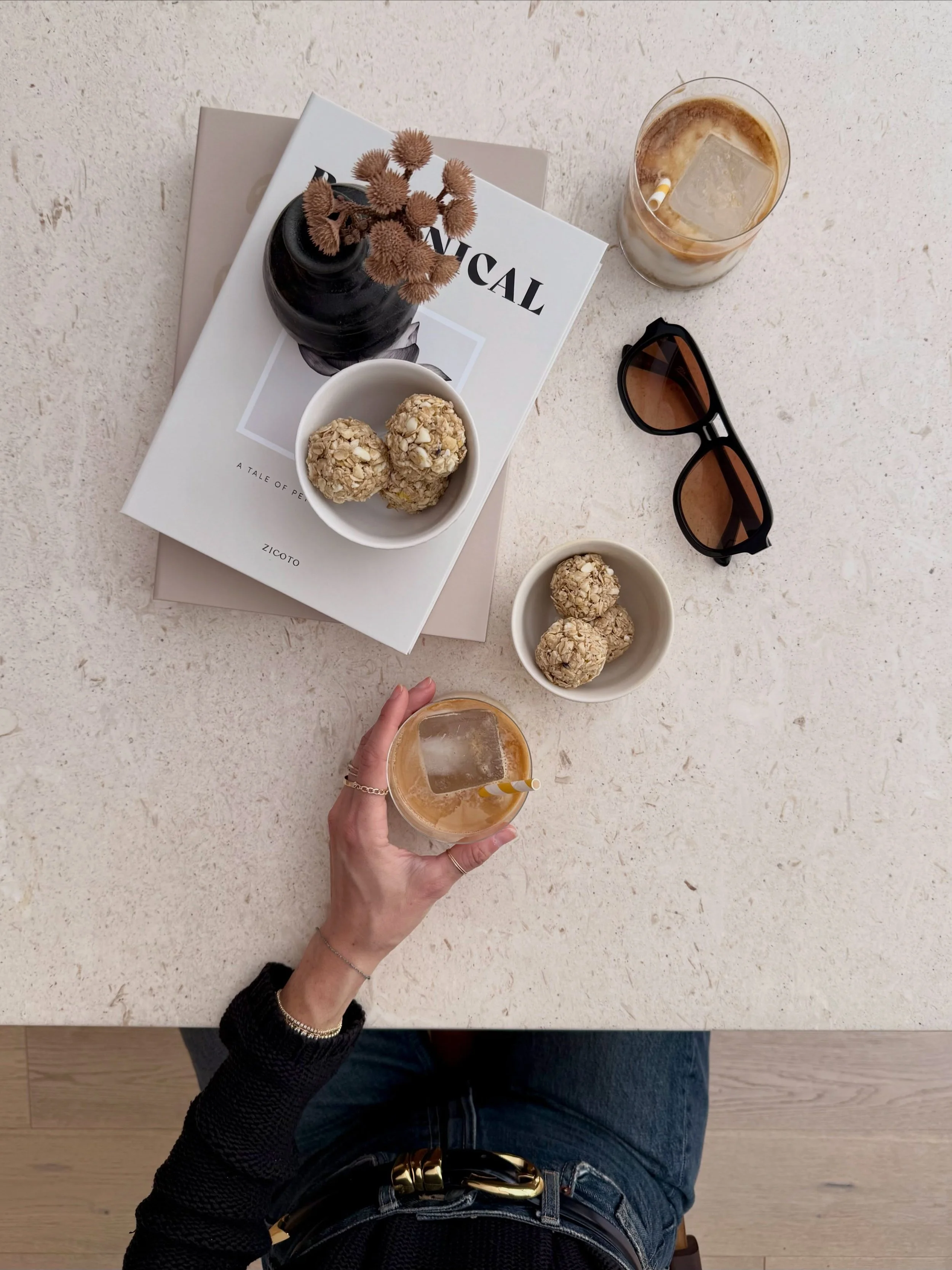Home Caf&eacute;: Honey Lavender White Chocolate Energy Ball Edition.

I don&rsquo;t know why it took me so long to make moments for myself at home with all of the caf&eacute;-centric treats I make. Loving these me moments.

Get the recipe on the @co