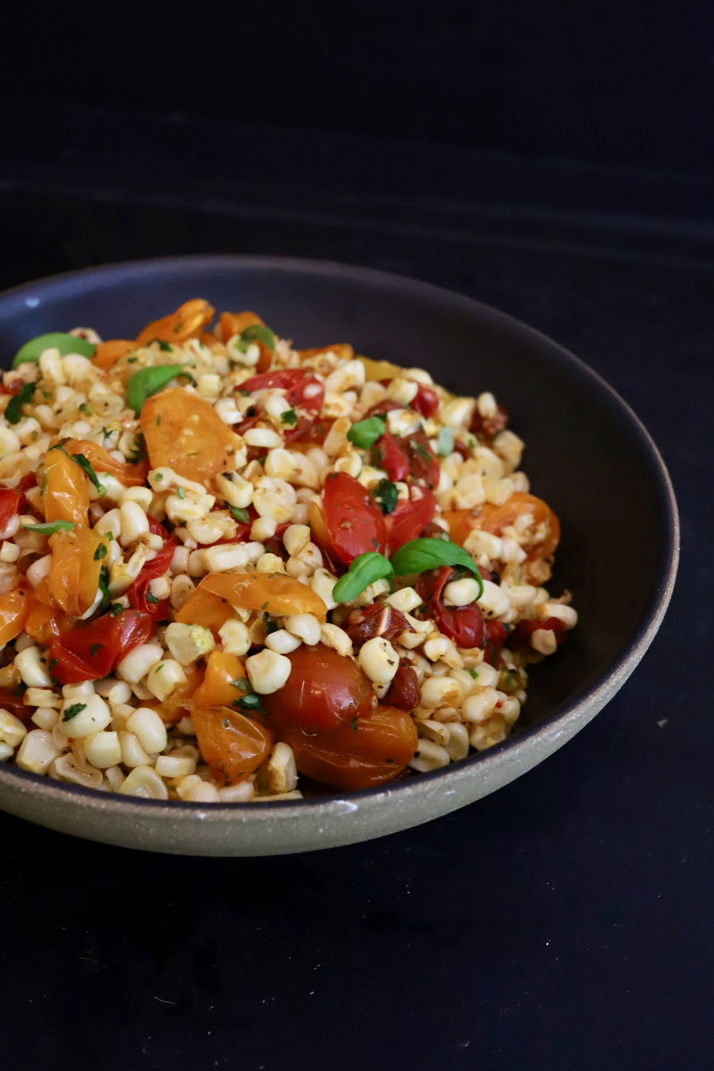 ROASTED SWEET CORN &amp; TOMATO BASIL SALAD
