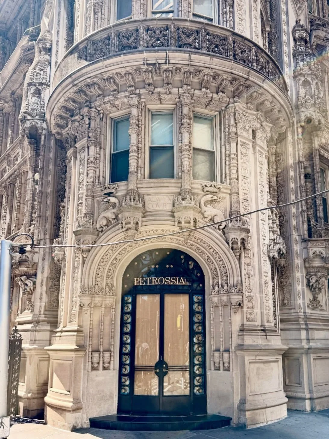 Walking, wandering, photographing. I 🖤 this city! Let me know if you want me to share more NYC photos in the comments!

W 58th Street &amp; 7th Avenue. 

#nyc #nycbuilding #petrossian #nycstreets #i&hearts;️ny
