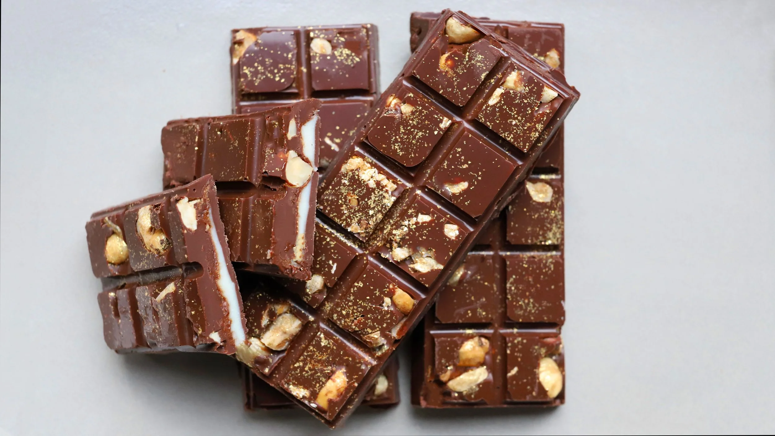 CHAMPAGNE &amp; HAZELNUT CHOCOLATE BARS