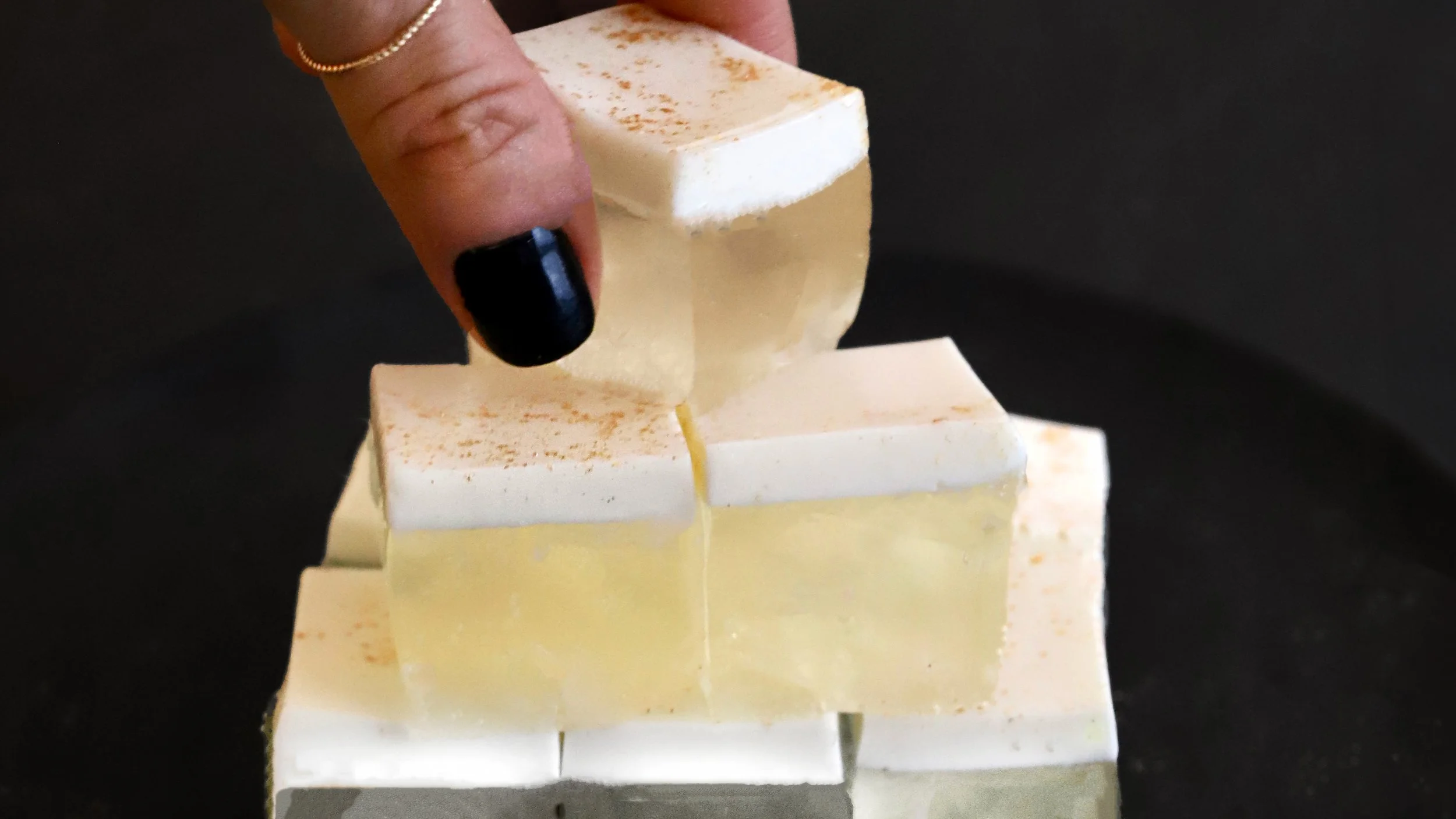 FRENCH 75 CHAMPAGNE JELLO SHOTS WITH CHAMPAGNE FOAM