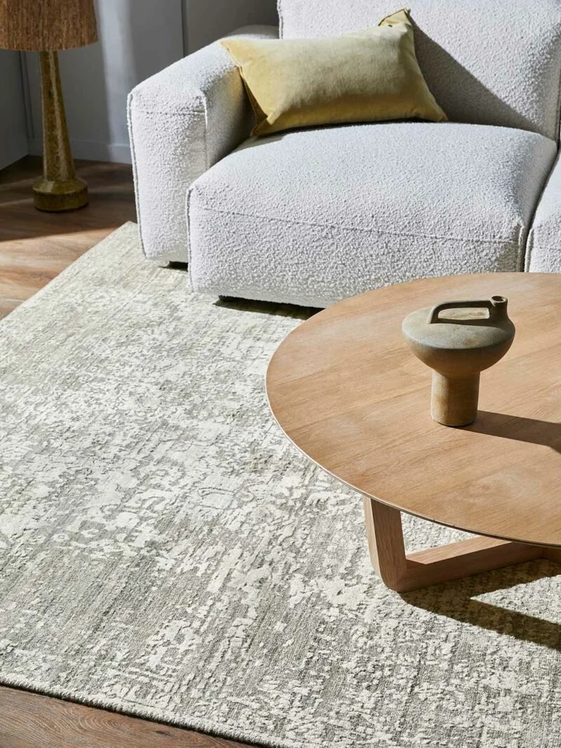 REGENCY-VN80_Ivory-Beige-the-rug-collection-insitu-01-800x1067.jpg