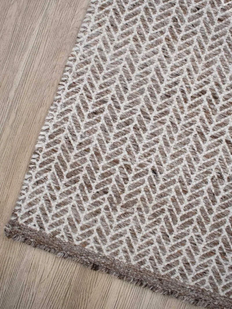 Echo-wool-rug-Tawny-corner-angle-Tallira-by-The-Rug-Collection-800x1067.jpg