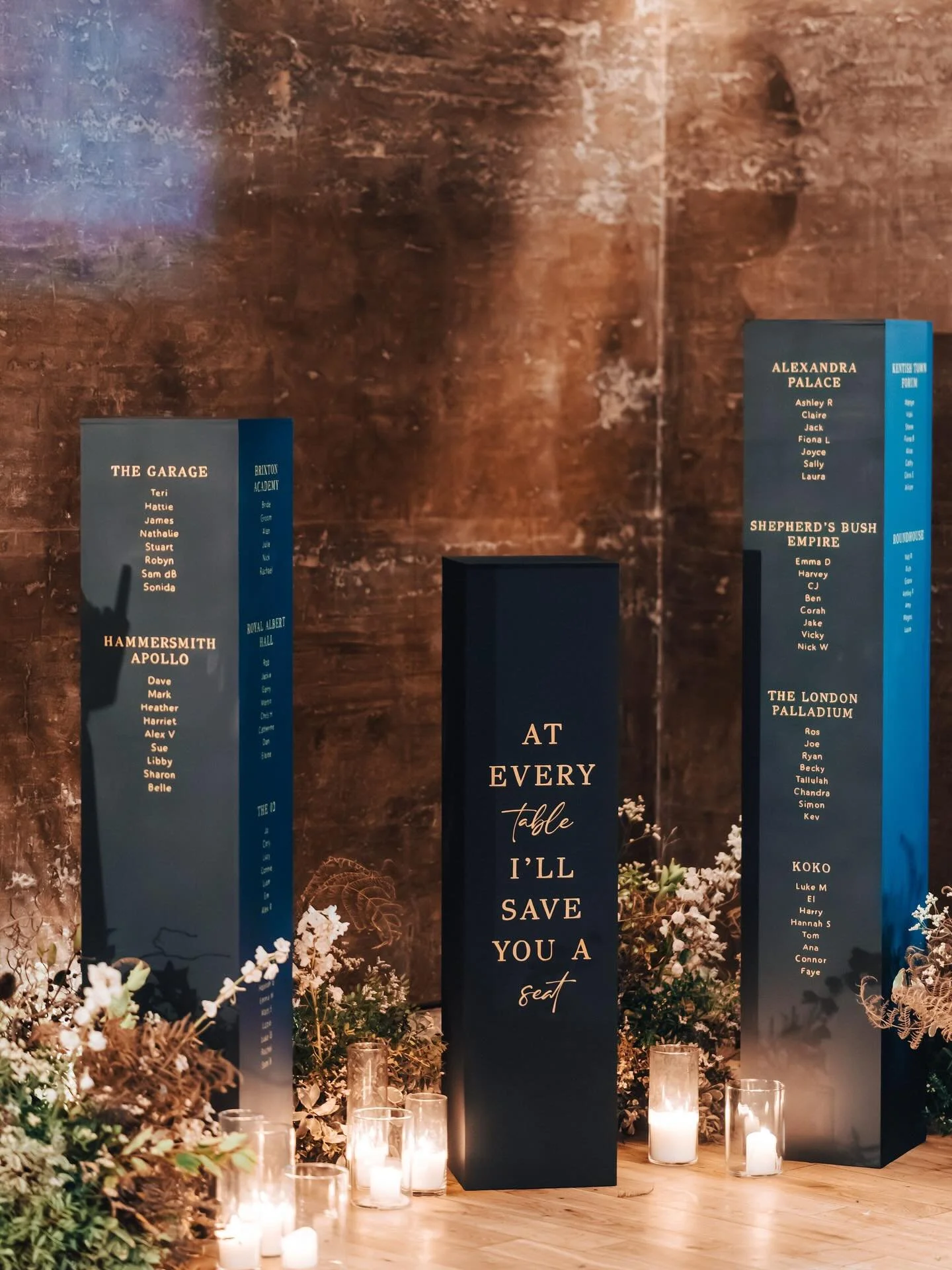 If there&rsquo;s one piece of signage you want to go bold and statement-worthy with, let it be your seating plan. It&rsquo;s the one piece every guest is guaranteed to look at✨

Photo @jamesfearphotography 
Flowers @onesplendidday 
Venue @elmorecourt