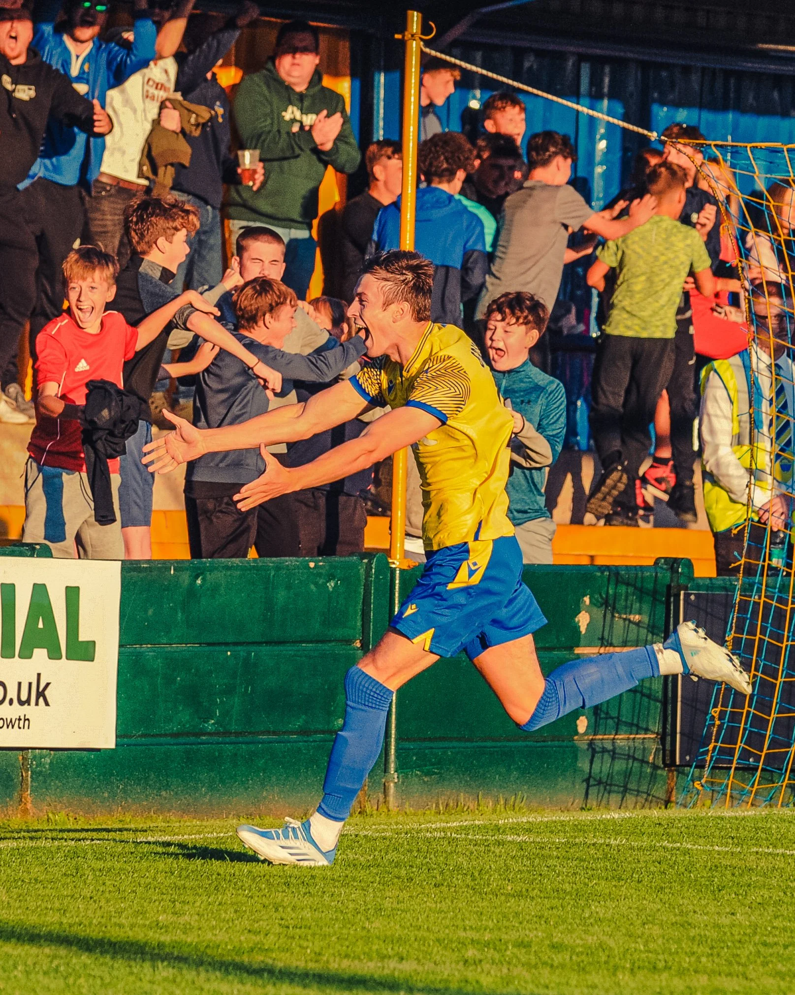 Warrington Town v Buxton-2 (1).jpg