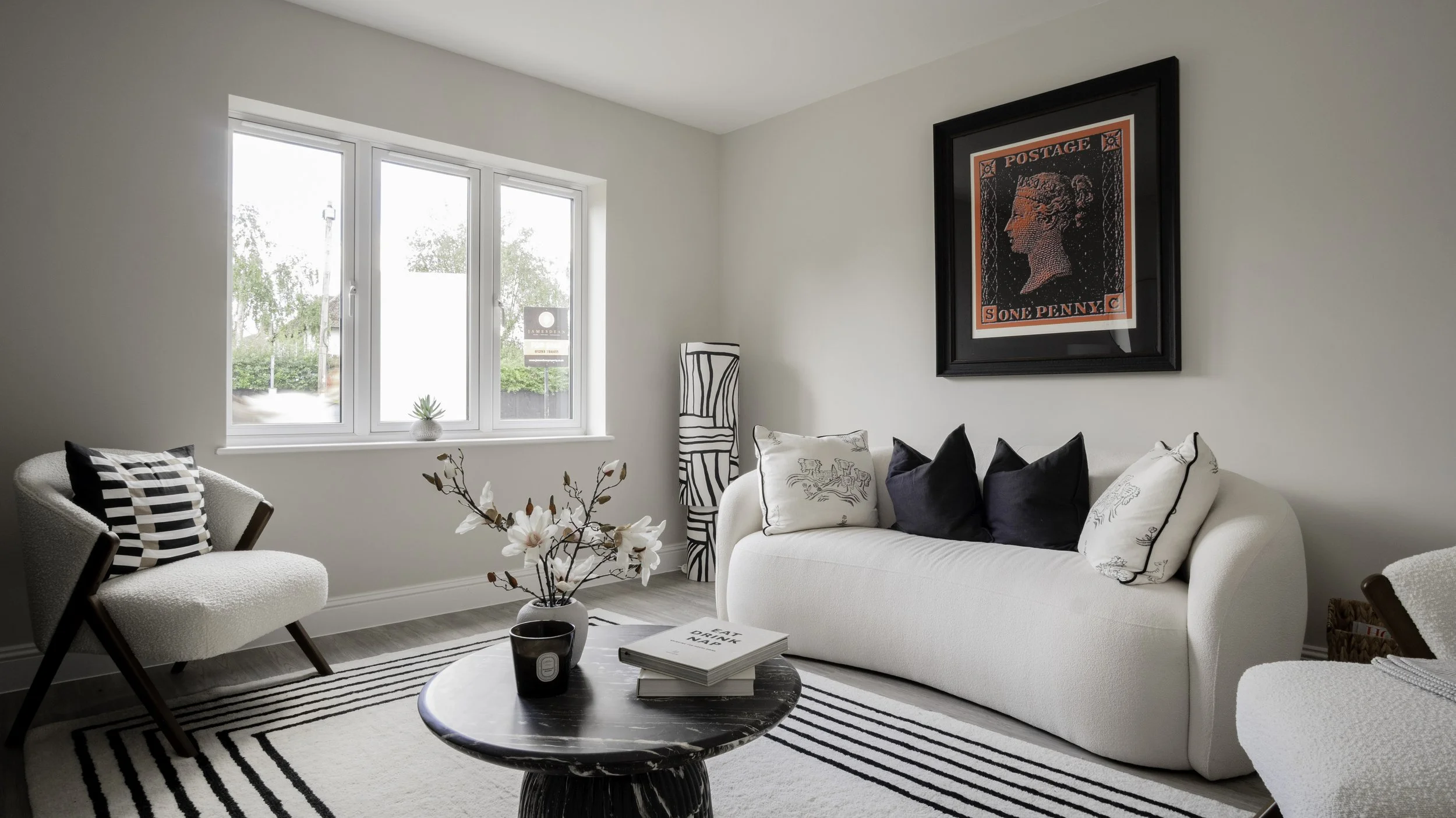 Weatherhill Road, Smallfield - Internal - Ahead Agency-8.jpg