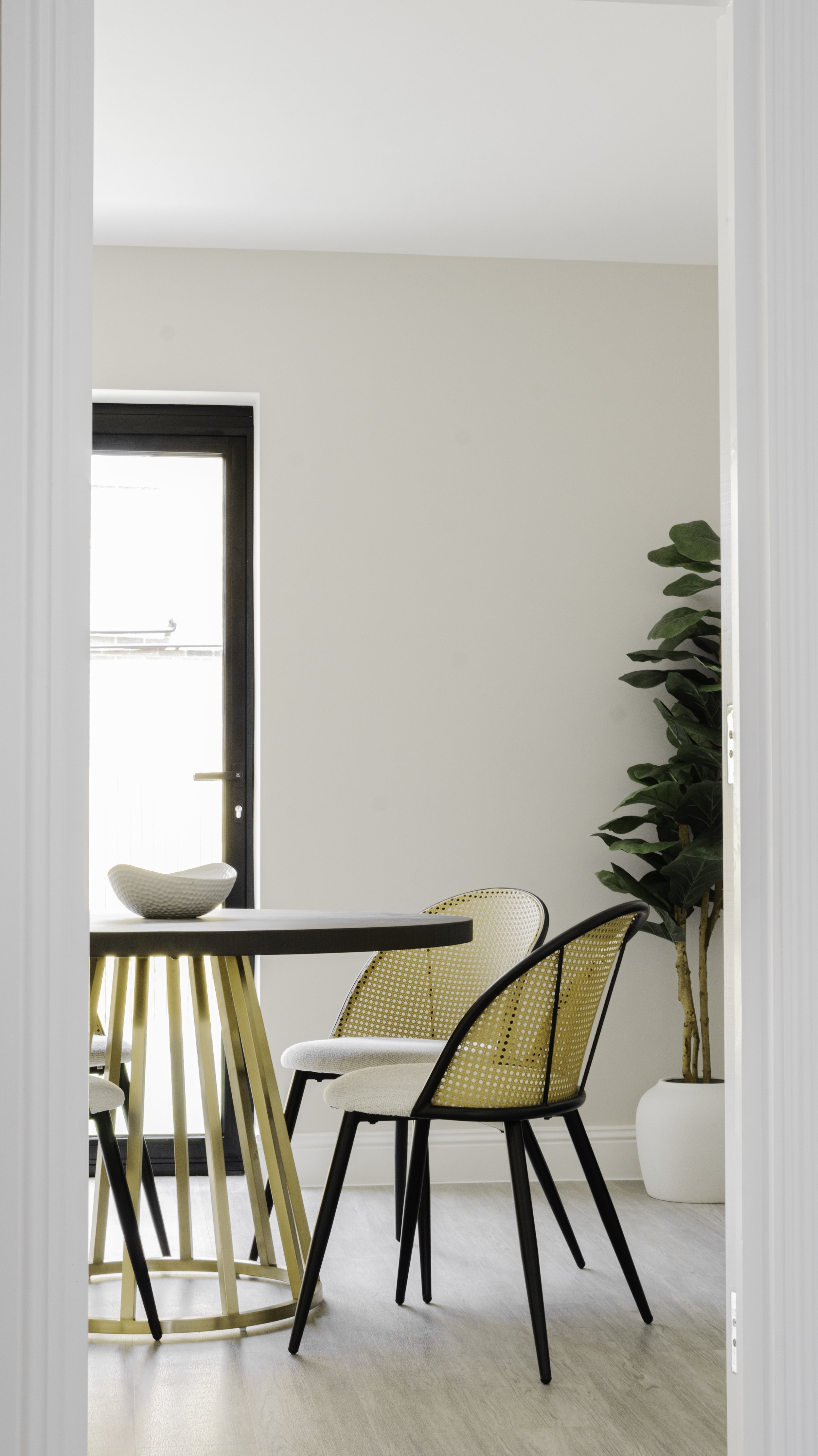 Weatherhill Road, Smallfield - Internal - Ahead Agency-29.jpg