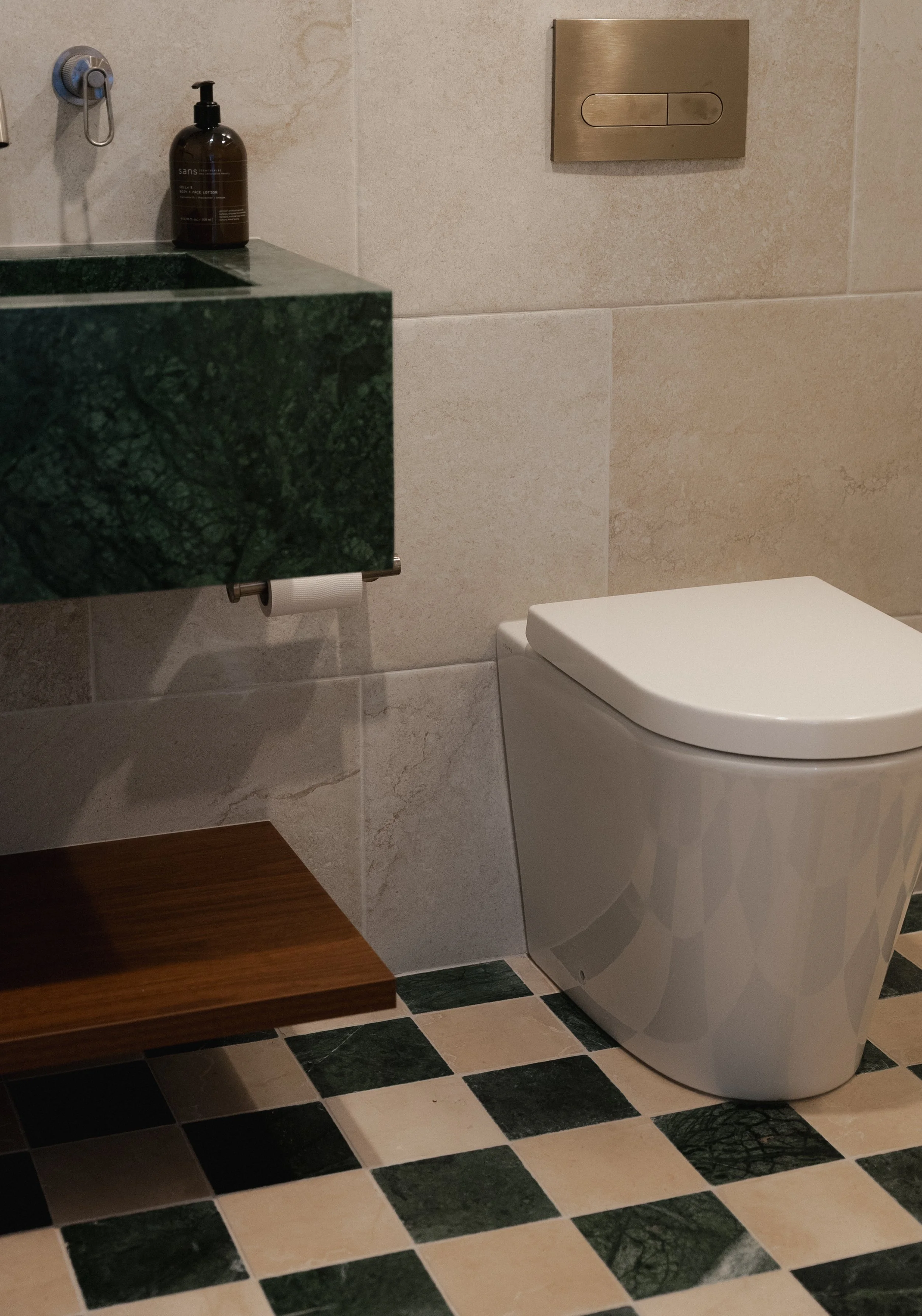 Bathroom 2.jpg