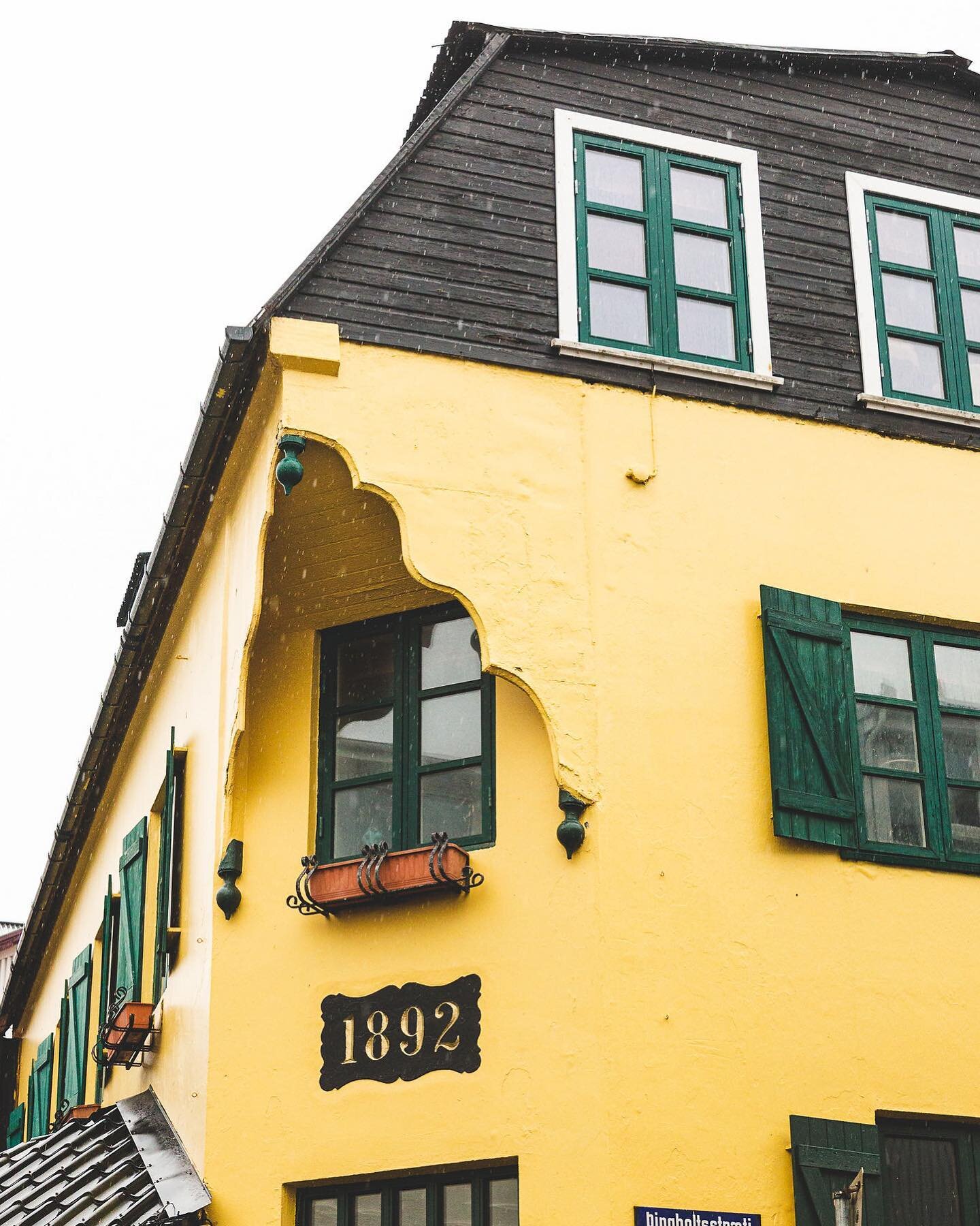 Rainy (but colorful) Reykjav&iacute;k, Iceland 🌈☔️