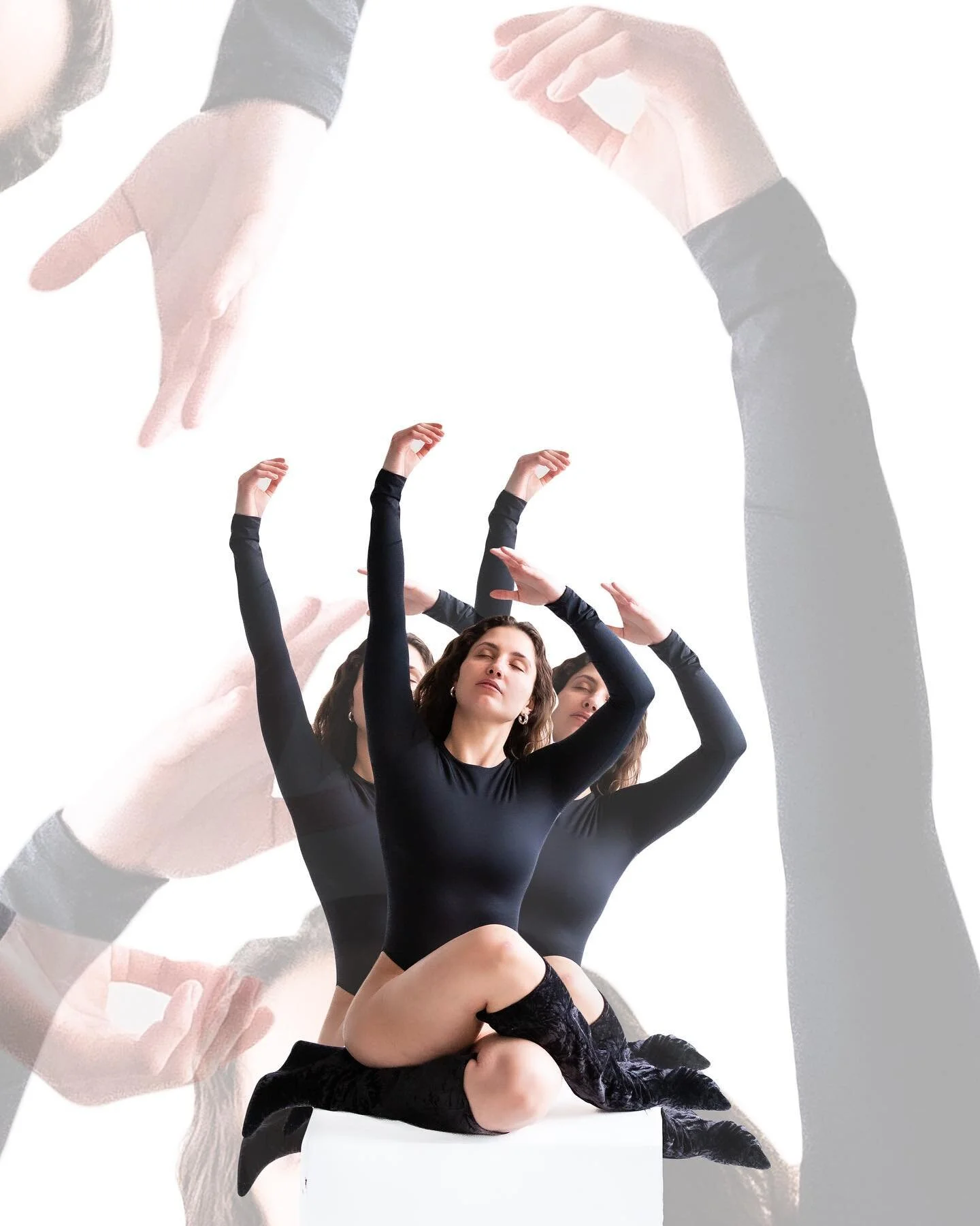 More from a fun shoot with @a.m.a.n.d.a.b.r! Modeling digitals to start the shoot &amp; then plenty of time to mess around 💃🏼