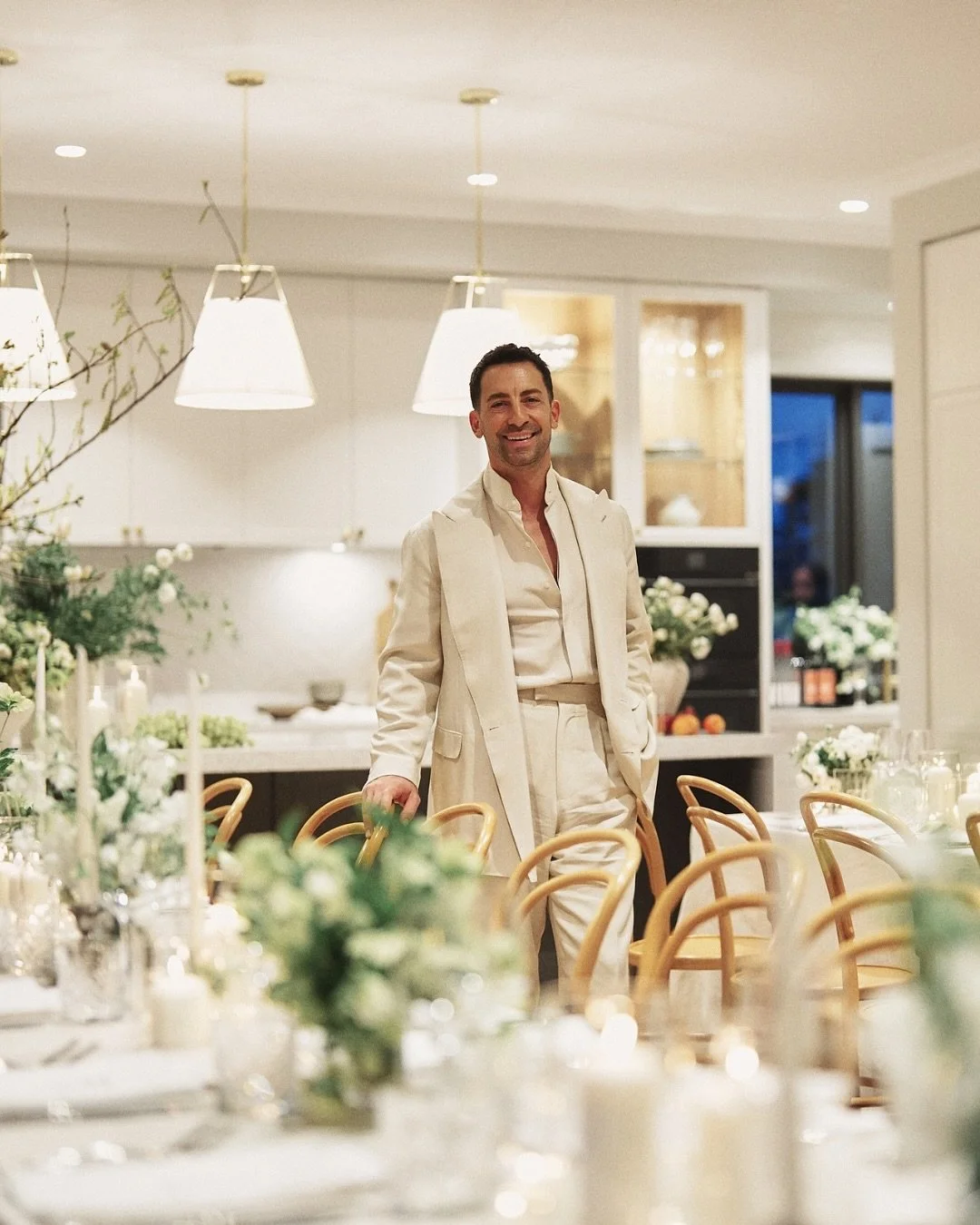 Dinner by Design ~ An intimate celebration, hosted by @boutiquehomesvictoria &amp; @stevecordony 

Together with ~
@boutiquehomesvictoria 
@stevecordony 
@katecopr 
@eugeini 
@firecrackerevent 
@blondeflorals 
@cloudatelier.co 
@technical_events