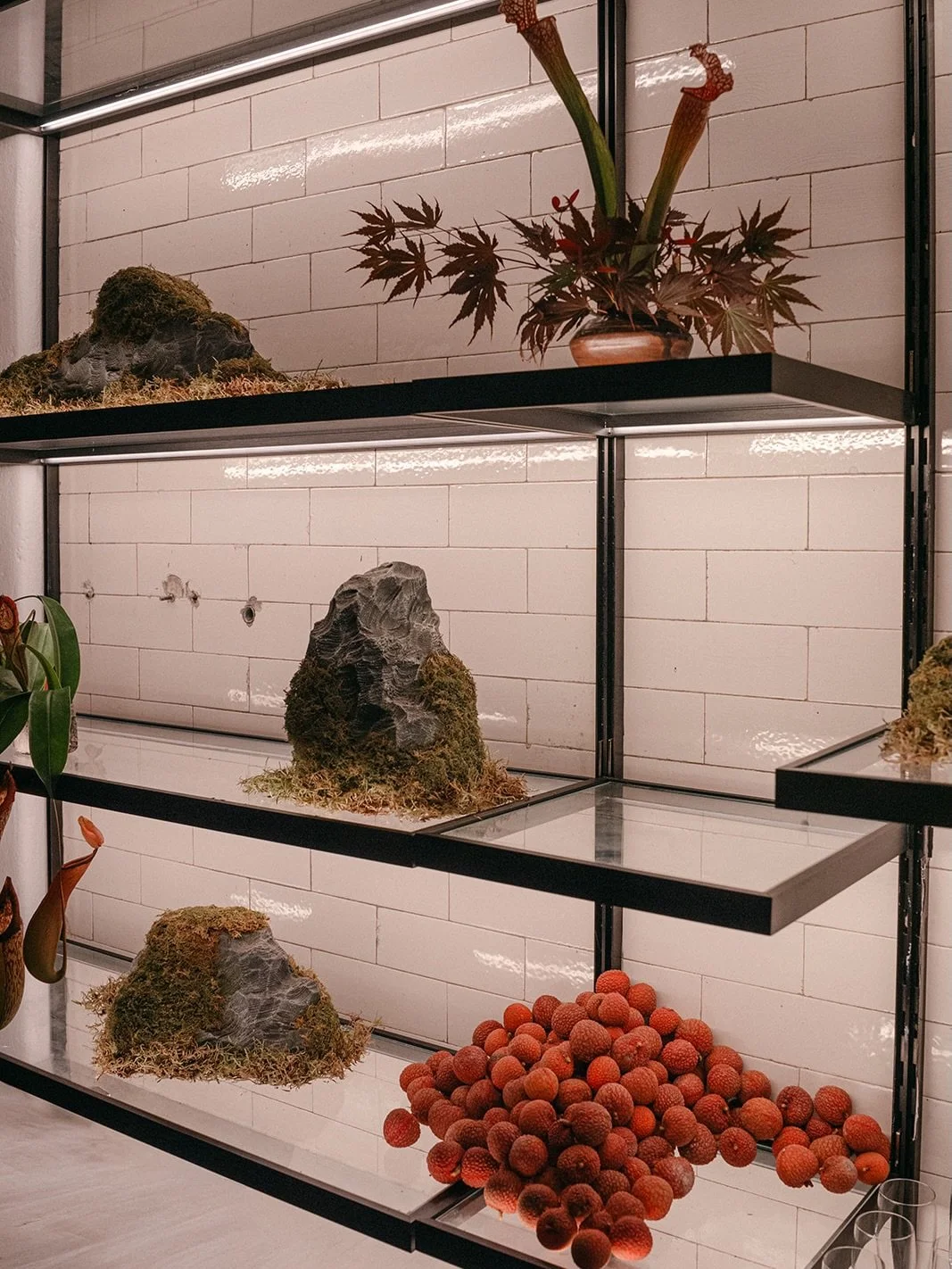 Meet me at the bar 🍸 
Mossy rock formations, sculptural moments and lotus flowers. Drawing inspiration from Mick &amp; Khanh&rsquo;s appreciation for minimal design, ikebana-style
floristry and wabi-sabi philosophy. Brought to life by @colourblind_s