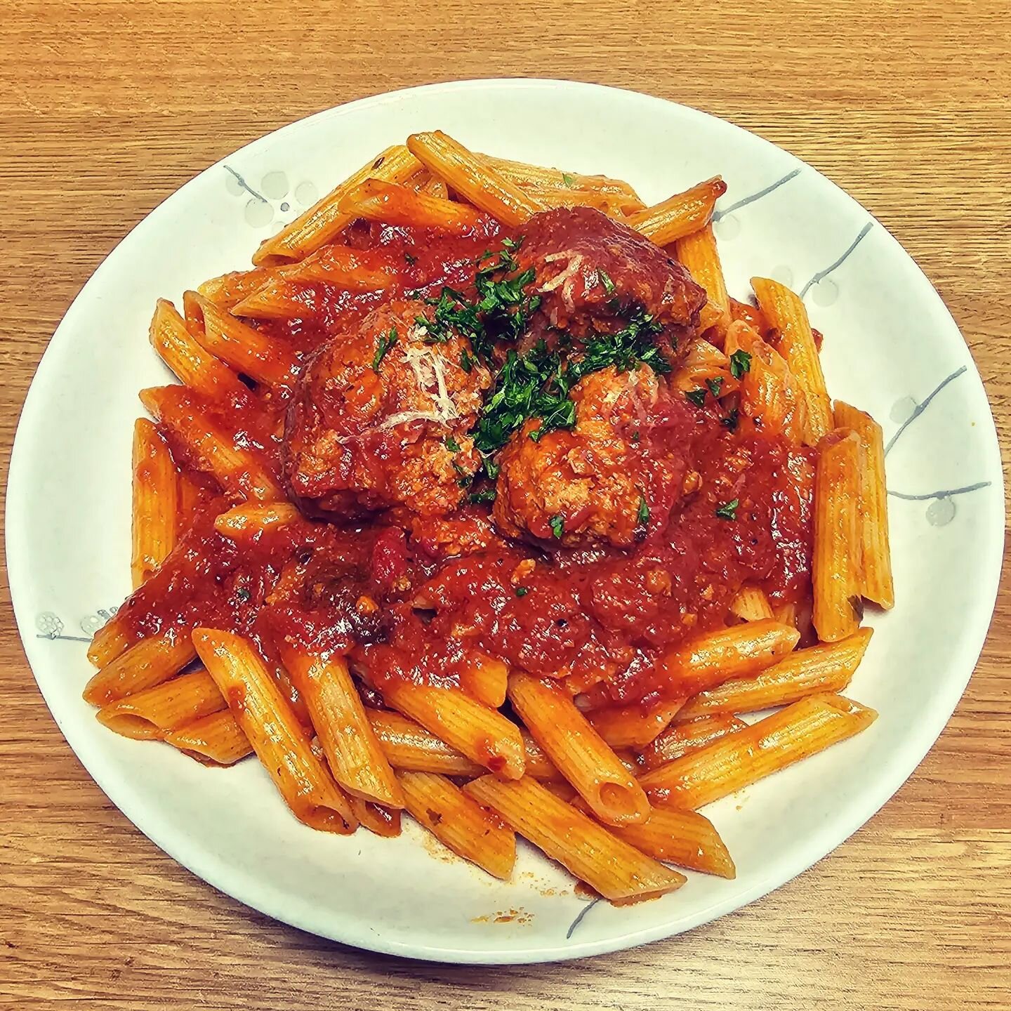 Our Energy Pack #take-home #meals are a great way to eat well on the go! Along with our #Chicken #Teriyaki and #Coconut #Chickpea #Curry packs, we are featuring Penne con Polpette for a limited time only. Our #housemade #meatballs are made with beef,