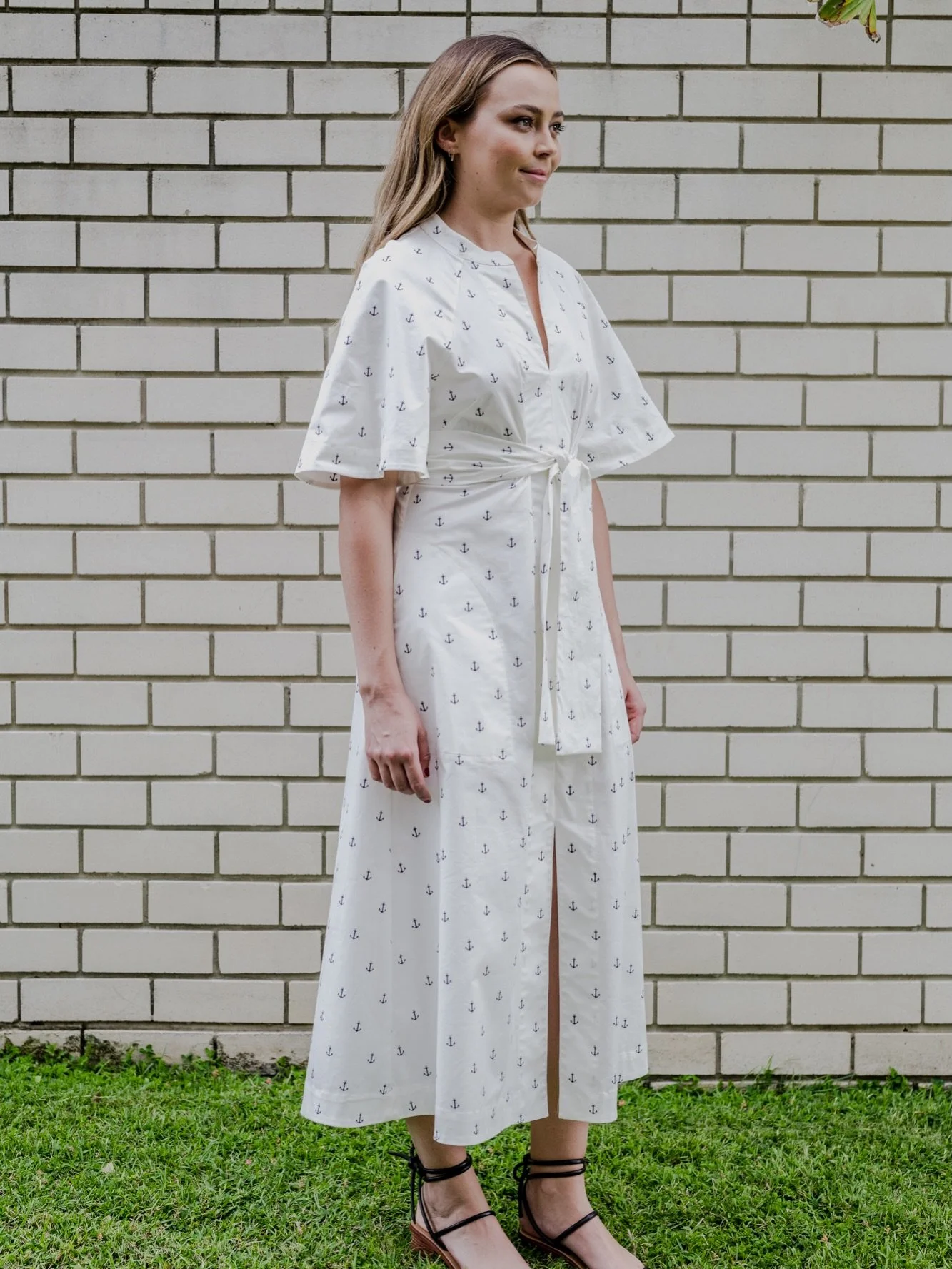 Bonjour 🌼 Meet the WHITE ANCHOR day dress. ⚓️

The sun-drenched sister of our best selling navy anchor - same beautiful Japanese deadstock cotton blend from @wearethefabricstore, same crisp anchor print, this time in white with navy anchors for a fr