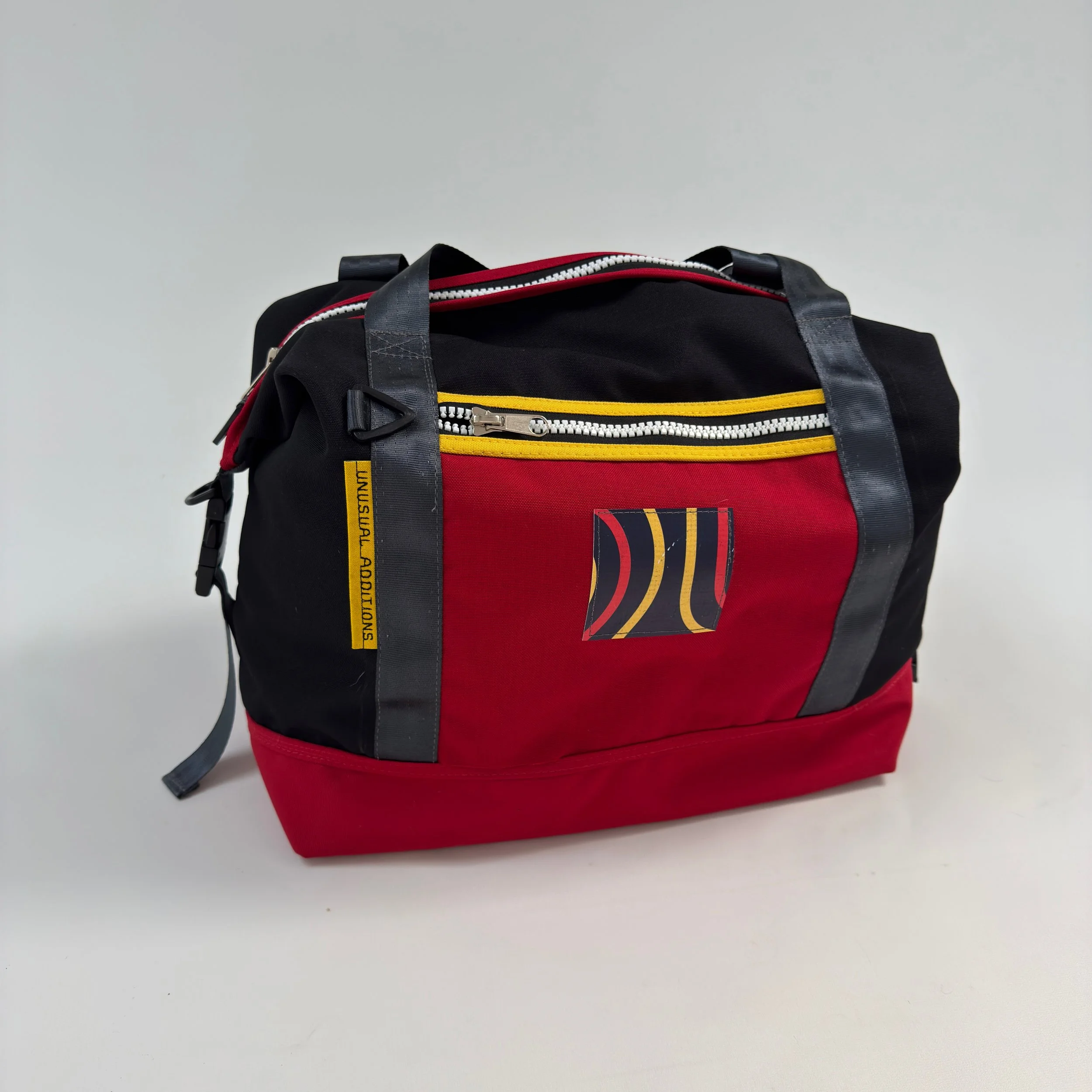 WSB0065 Travel bag small Weekender/Carry On    Black/Red/Yellow/Lining Yellow