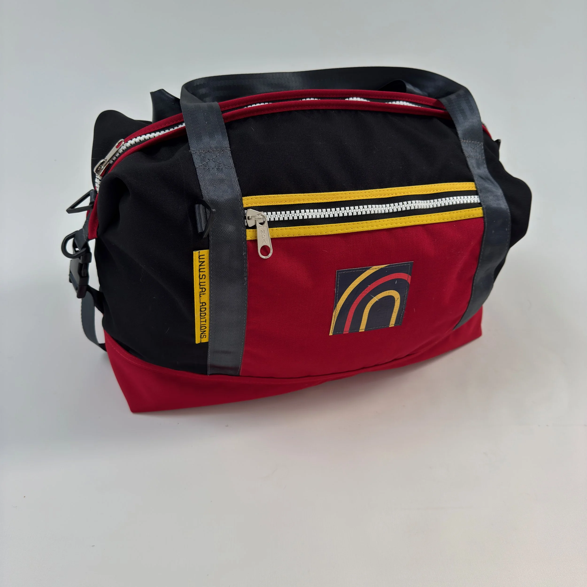 TBM0055 Travel bag medium/Carry On    Black/Red/Yellow/Lining Yellow