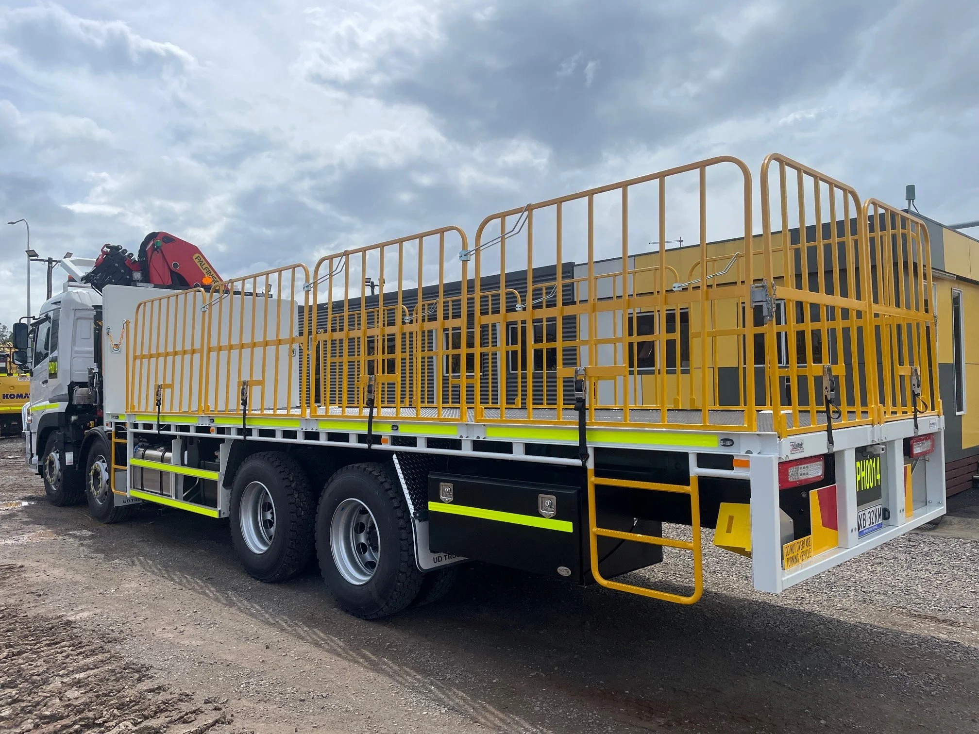 8x4 Crane Truck 13.jpg