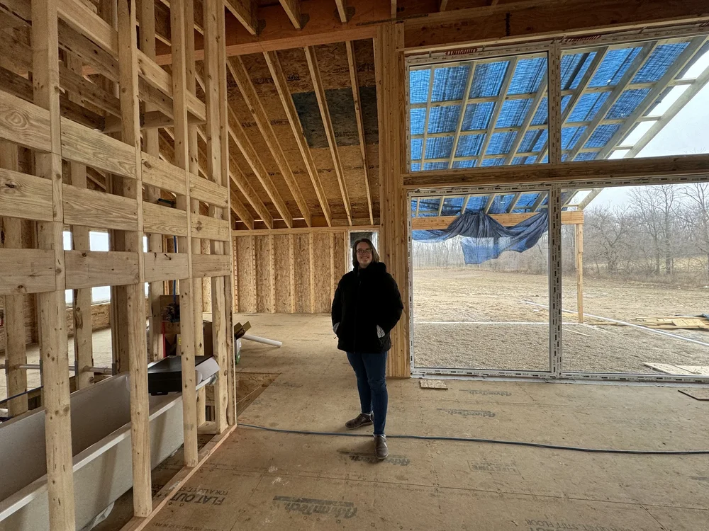 Dining room to right