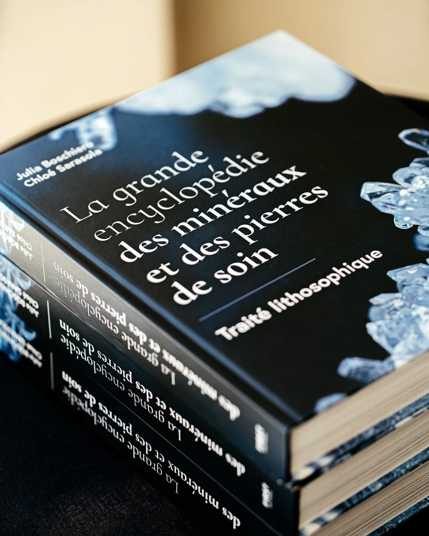 Depuis plusieurs ann&eacute;es, je consacre une grande partie de mon temps &agrave; l&rsquo;&eacute;criture avec l&rsquo;objectif de proposer des outils clairs et accessibles pour approfondir la compr&eacute;hension symbolique et scientifique des pie