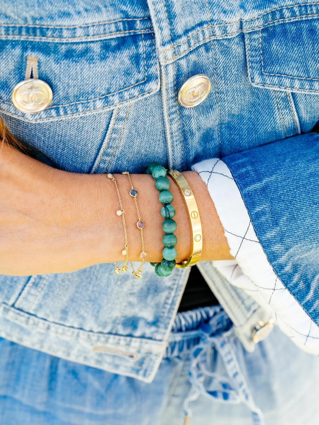 Des bijoux tout simples, porteurs de sens, intemporels&hellip; cr&eacute;&eacute;s pour vous sublimer. Cet &eacute;t&eacute;, chaque cr&eacute;ation commence par vous 😍

#nasoha #consciousstones #jewellery