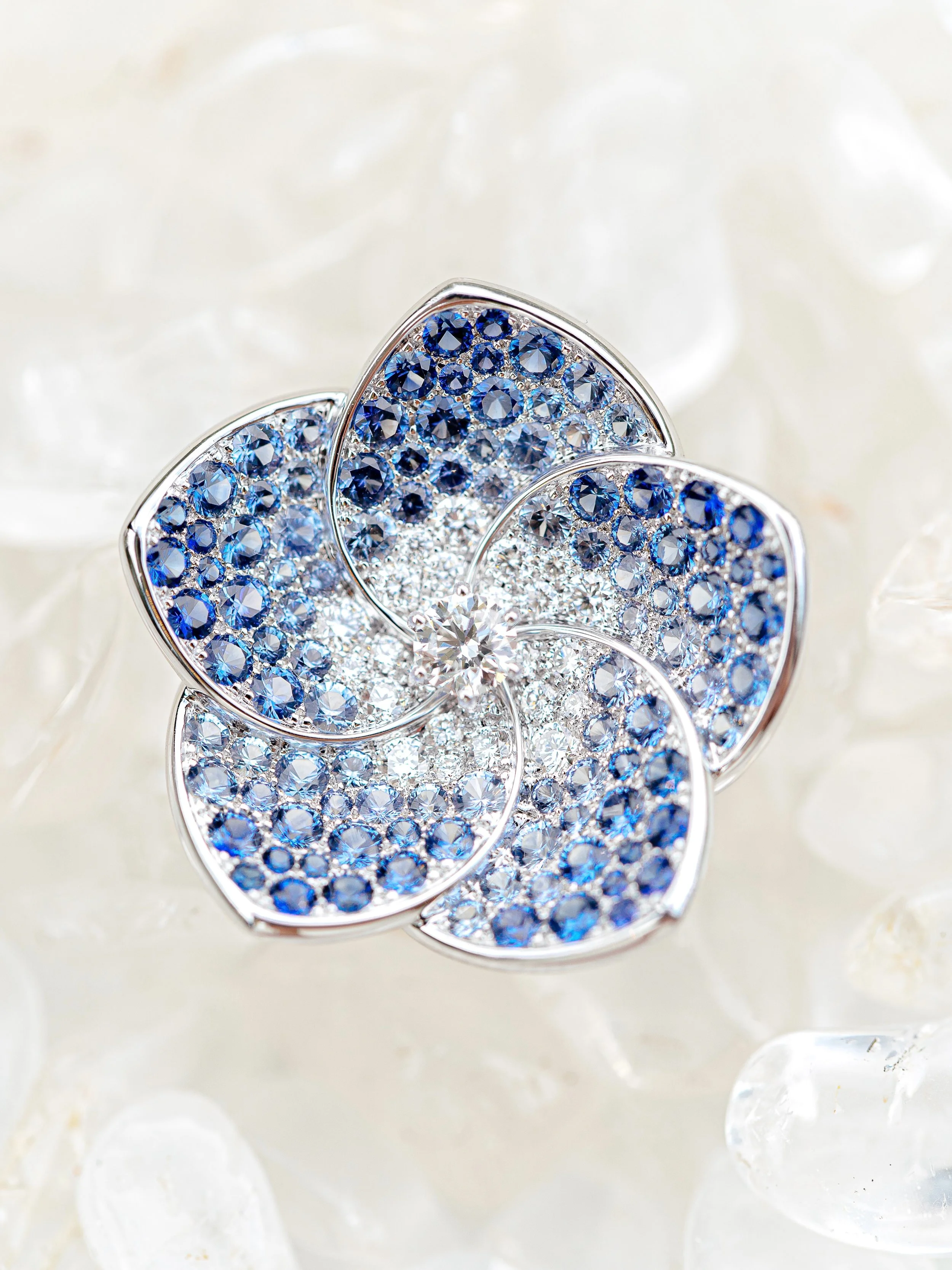 NASOHA vous d&eacute;voile ses cr&eacute;ations de haute joaillerie 💍 Dans notre atelier, c&rsquo;est avant tout la pierre qui inspire le bijou et non l&rsquo;inverse. Chaque cr&eacute;ation na&icirc;t de la beaut&eacute;, de la couleur et de la pur