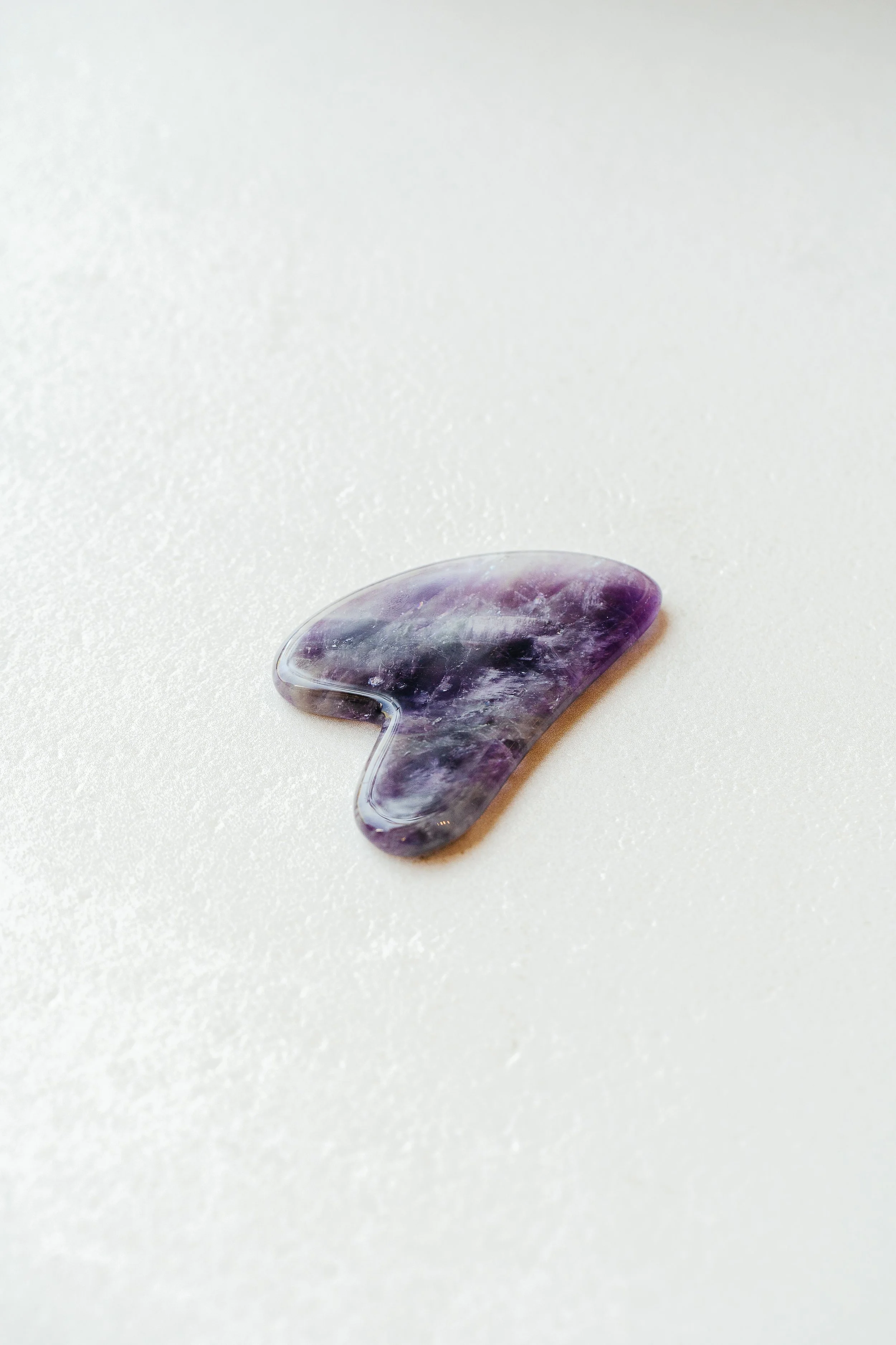 Gua Sha de Massage Améthyste | Massage Facial Apaisant & Lâcher-Prise