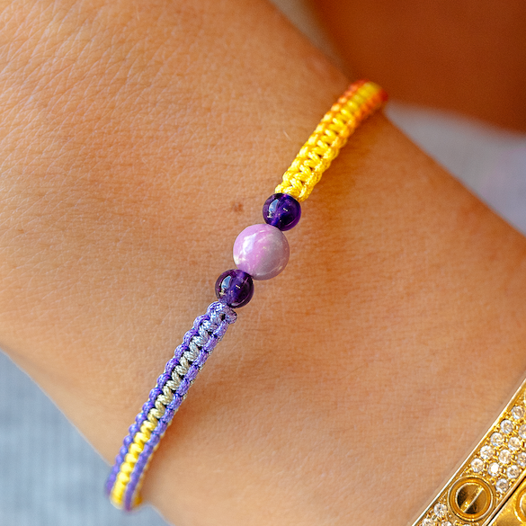 Macramé Tutti Frutti, Améthyste & Phosphosidérite | Celui qui Porte la Lumière