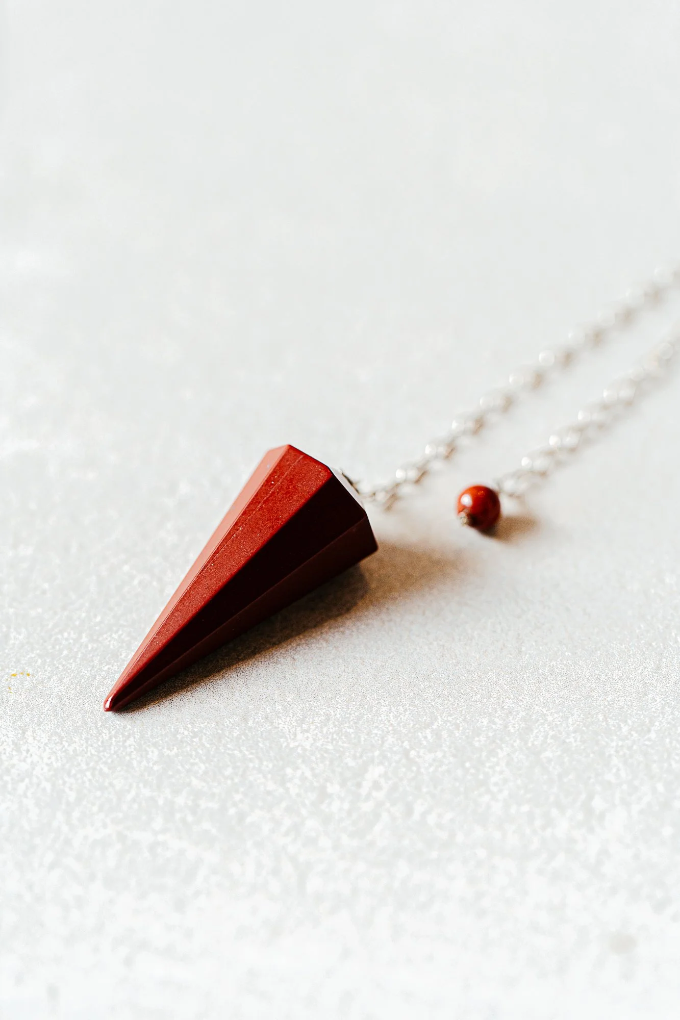 Pendule Jaspe rouge.jpg