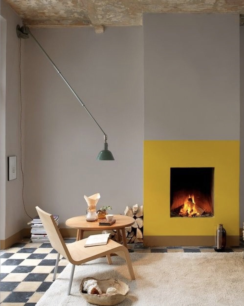 So simple and so effective🌼

#colour #fireplace #yellowfireplace #creative #interiordesign