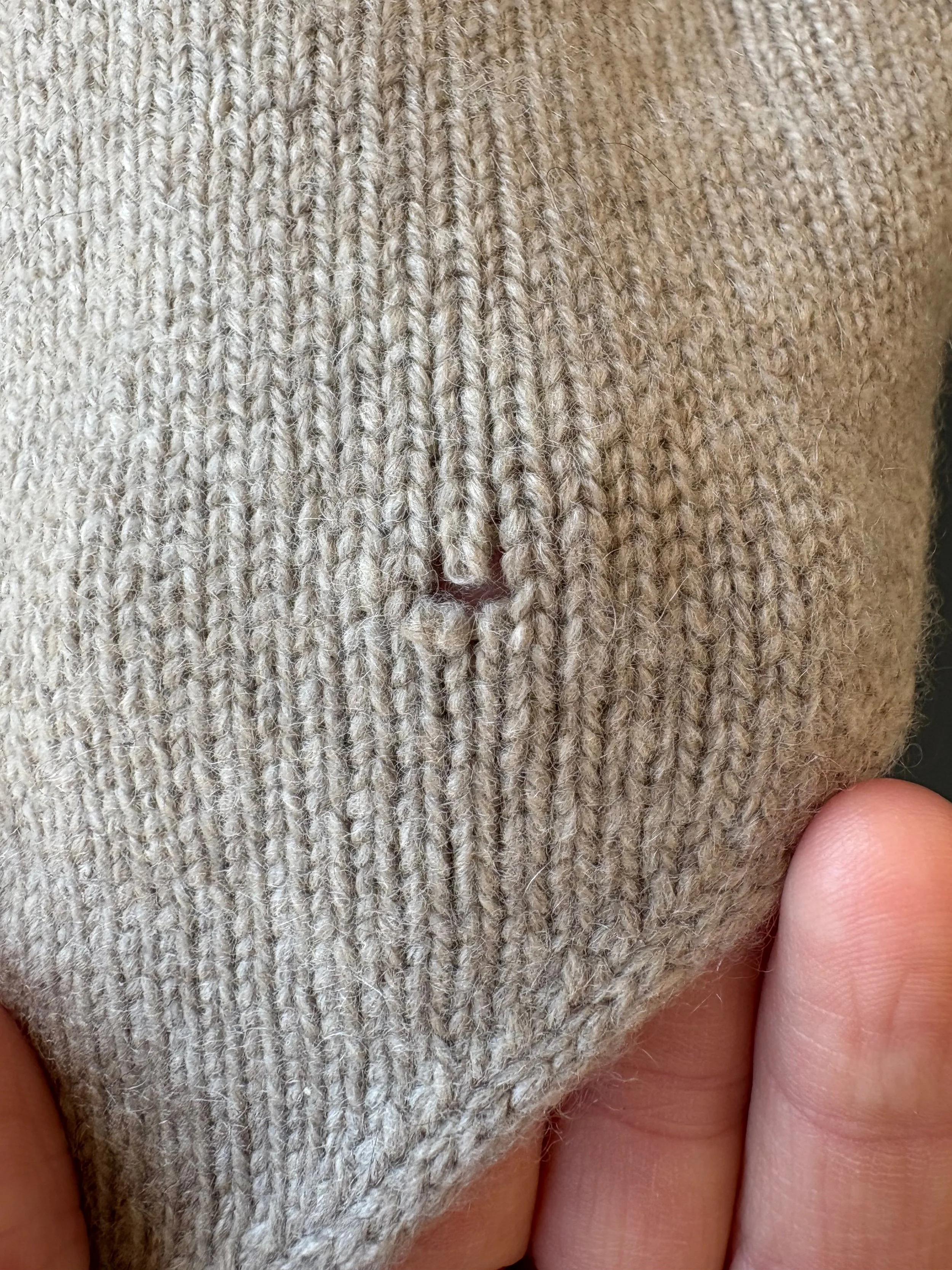 TheHoleStory_InvisibleKnitwearRepair_3.jpeg